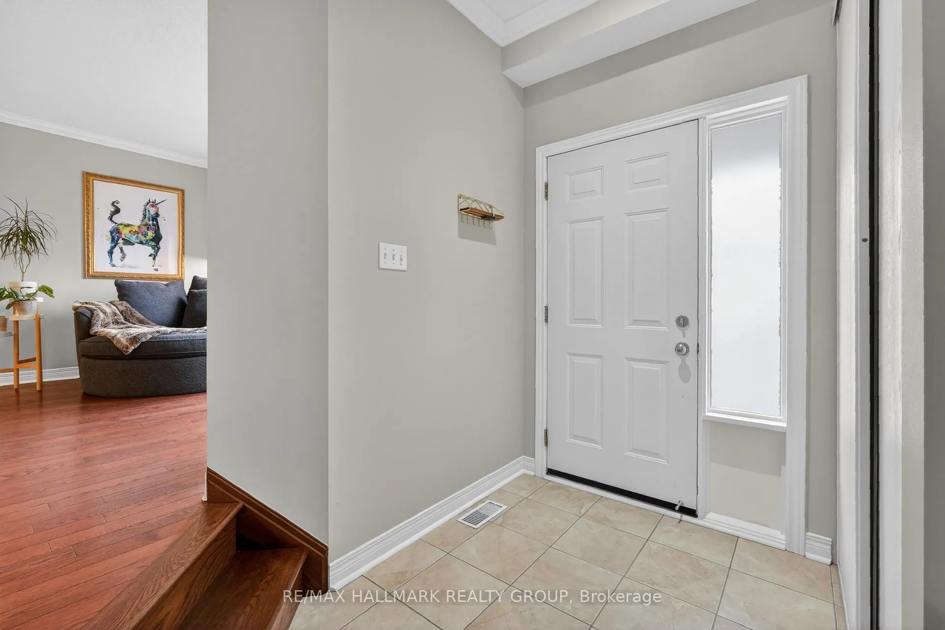 Photo 2 of 2041 Cherington Crescent, Ottawa, Avalon East — HOMEH