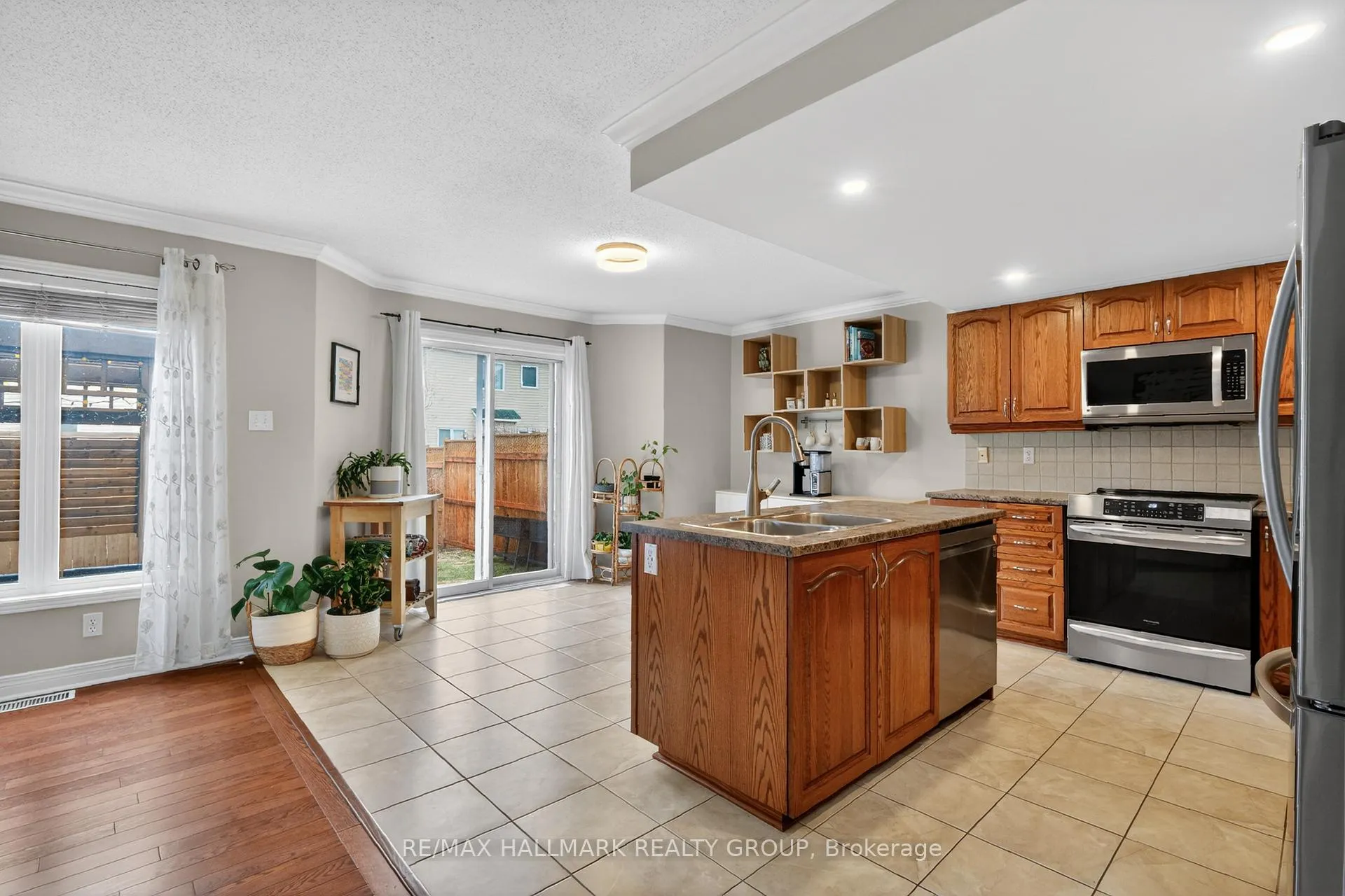 Photo 13 of 2041 Cherington Crescent, Ottawa, Avalon East — HOMEH
