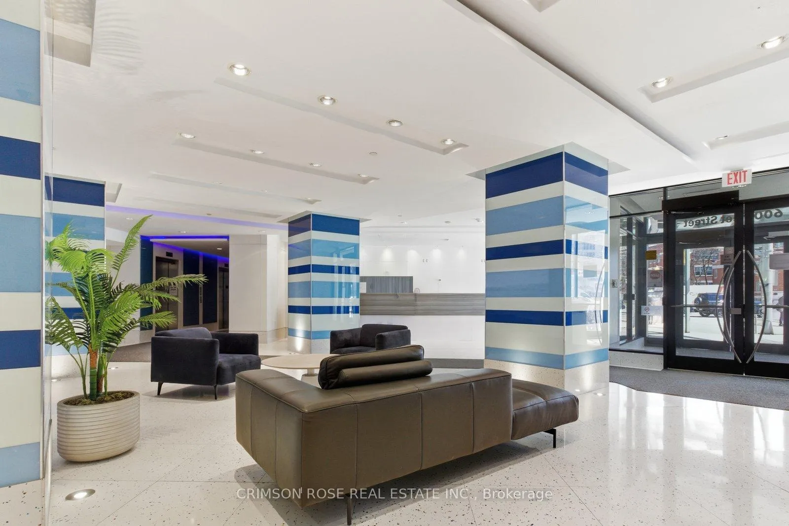 Photo 3 of Unit 823, 600 Fleet Street, Toronto, Niagara — HOMEH