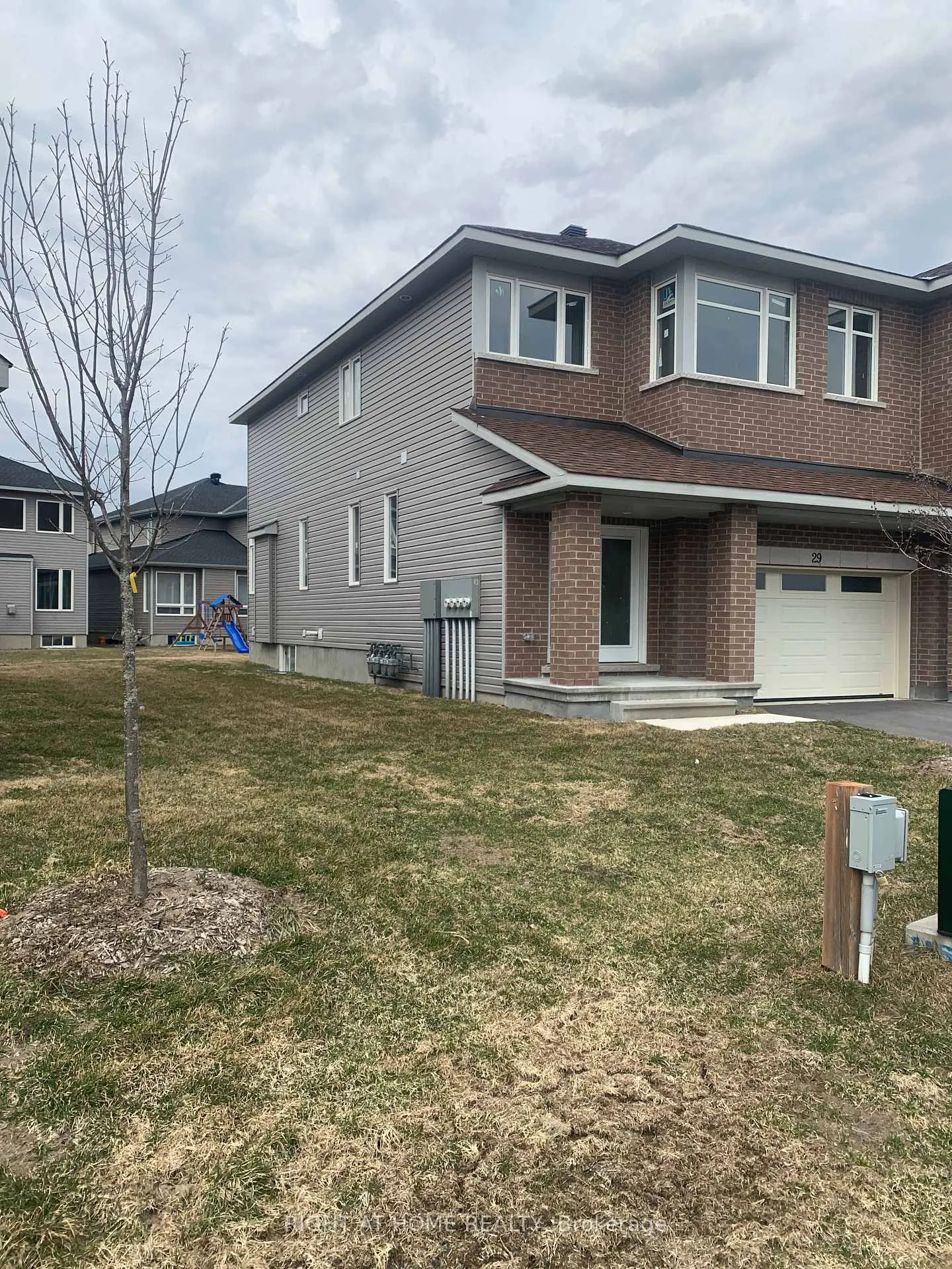 Photo 2 of 29 Wylie Way, Carleton Place — HOMEH