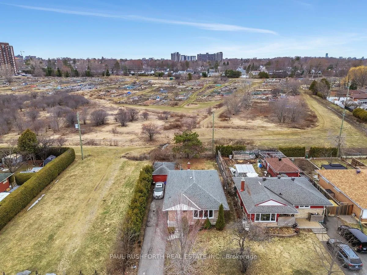 Photo 2 of 2140 Haig Drive, Ottawa, Elmvale Acres — HOMEH
