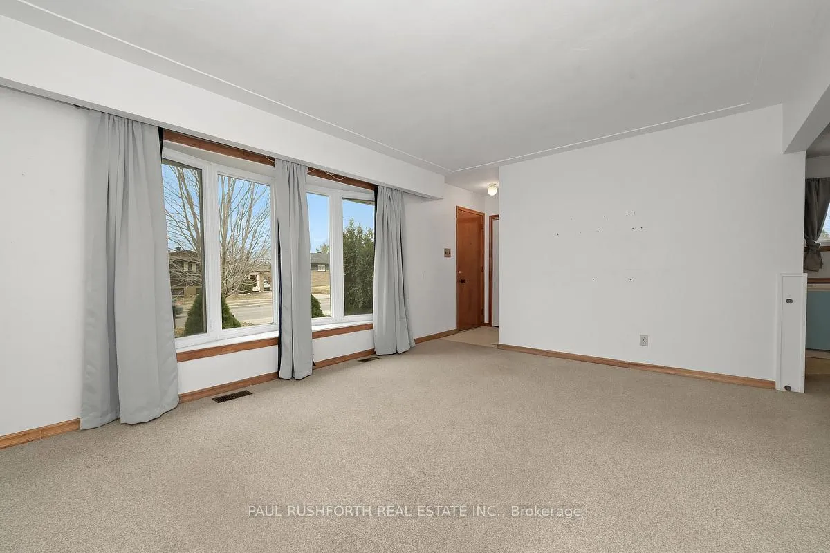 Photo 5 of 2140 Haig Drive, Ottawa, Elmvale Acres — HOMEH