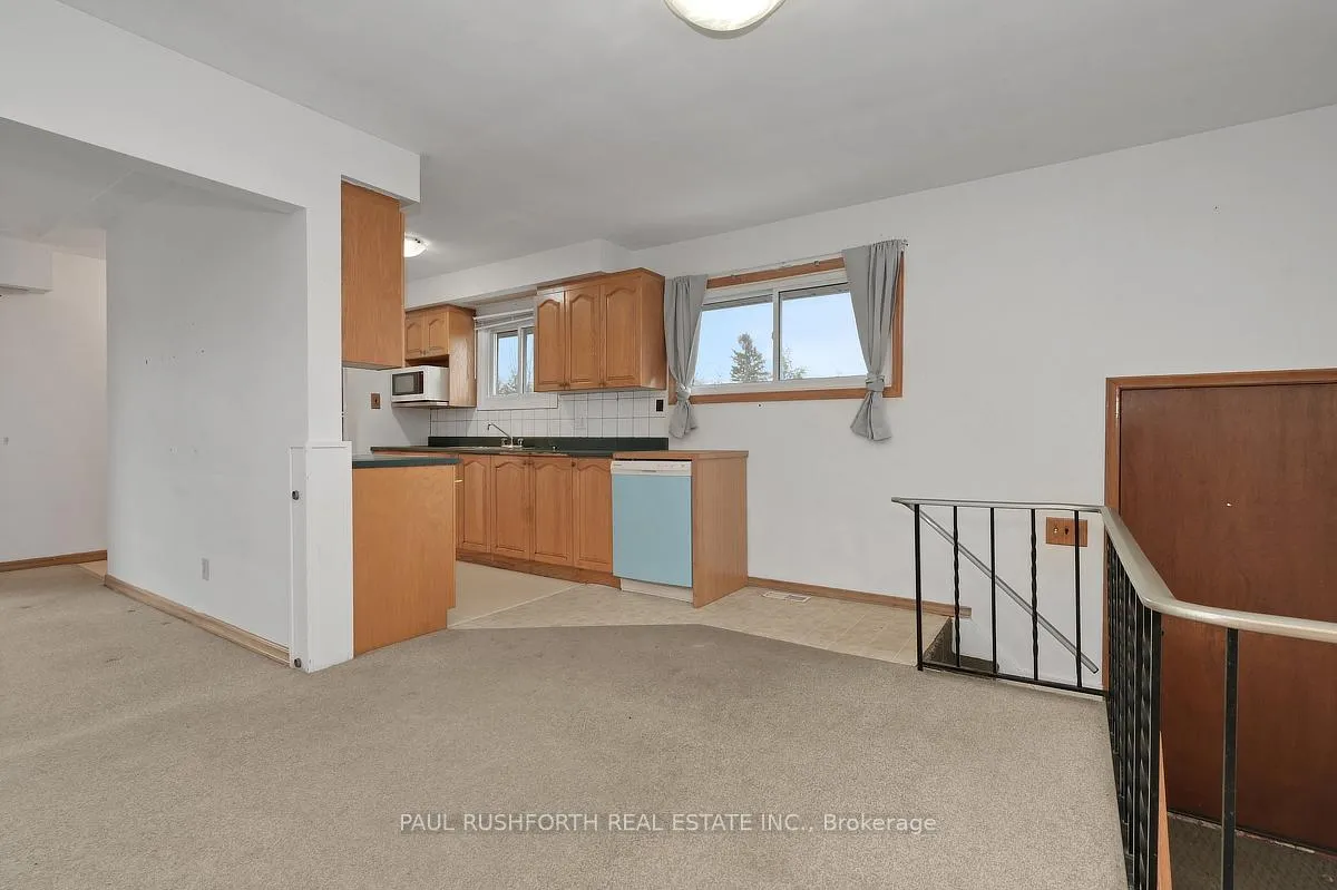 Photo 10 of 2140 Haig Drive, Ottawa, Elmvale Acres — HOMEH