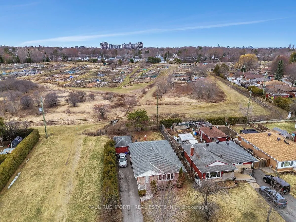 Photo 23 of 2140 Haig Drive, Ottawa, Elmvale Acres — HOMEH