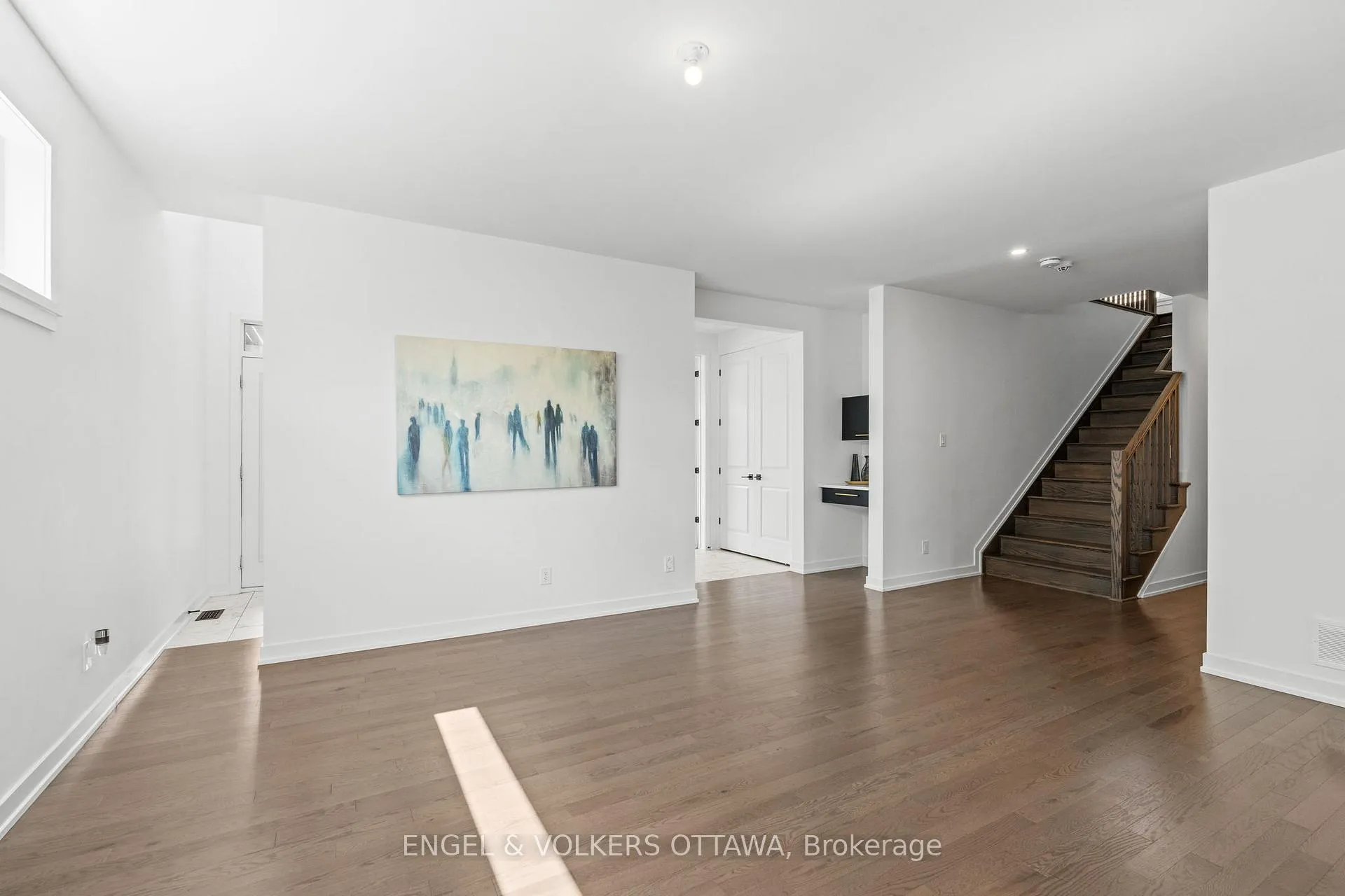 Photo 4 of 117 Orchestra Way, Ottawa, Riverside South/Gloucester Glen — HOMEH
