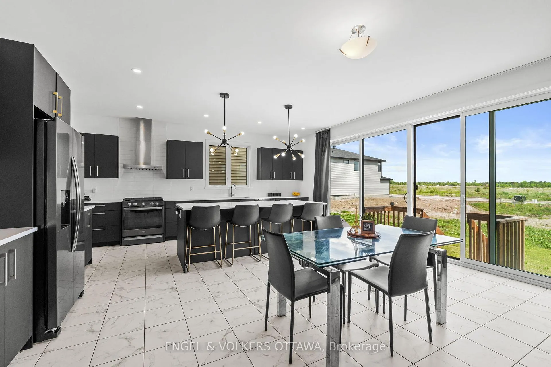 Photo 11 of 117 Orchestra Way, Ottawa, Riverside South/Gloucester Glen — HOMEH