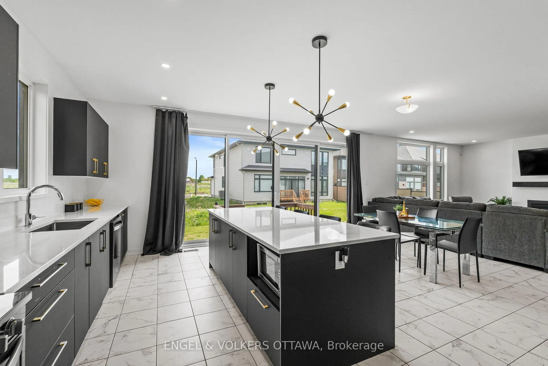 Photo 14 of 117 Orchestra Way, Ottawa, Riverside South/Gloucester Glen — HOMEH