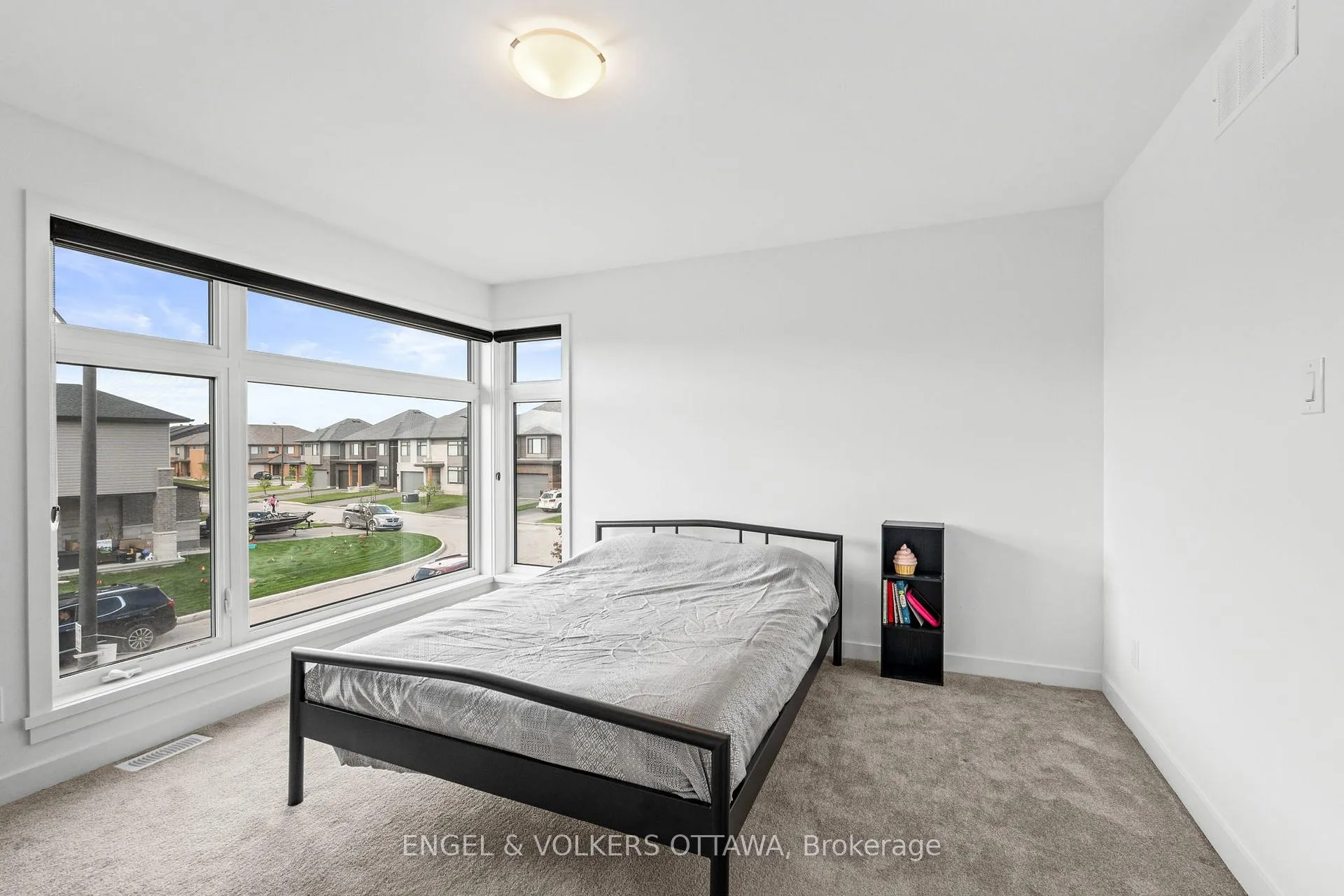 Photo 23 of 117 Orchestra Way, Ottawa, Riverside South/Gloucester Glen — HOMEH