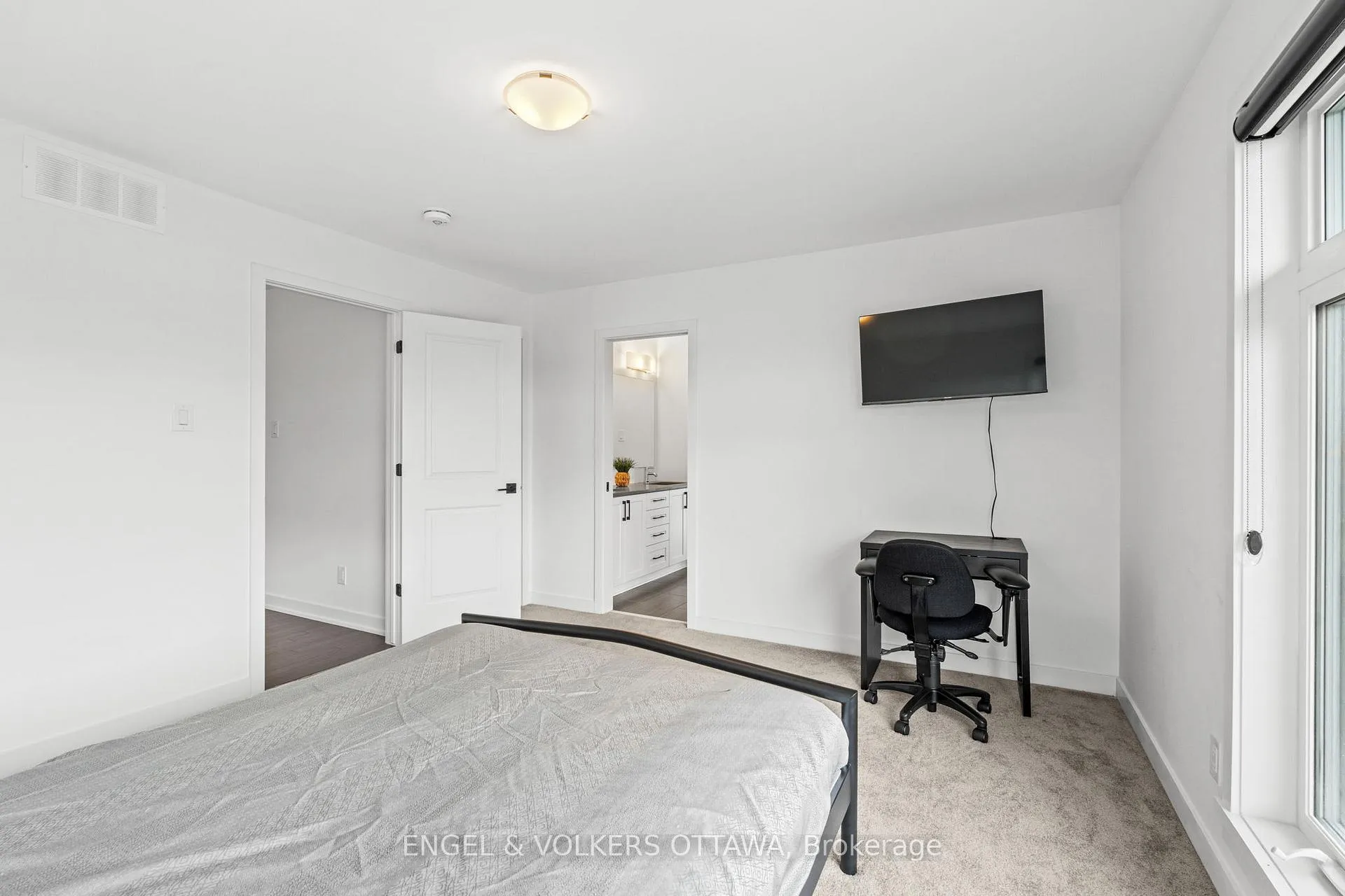 Photo 24 of 117 Orchestra Way, Ottawa, Riverside South/Gloucester Glen — HOMEH