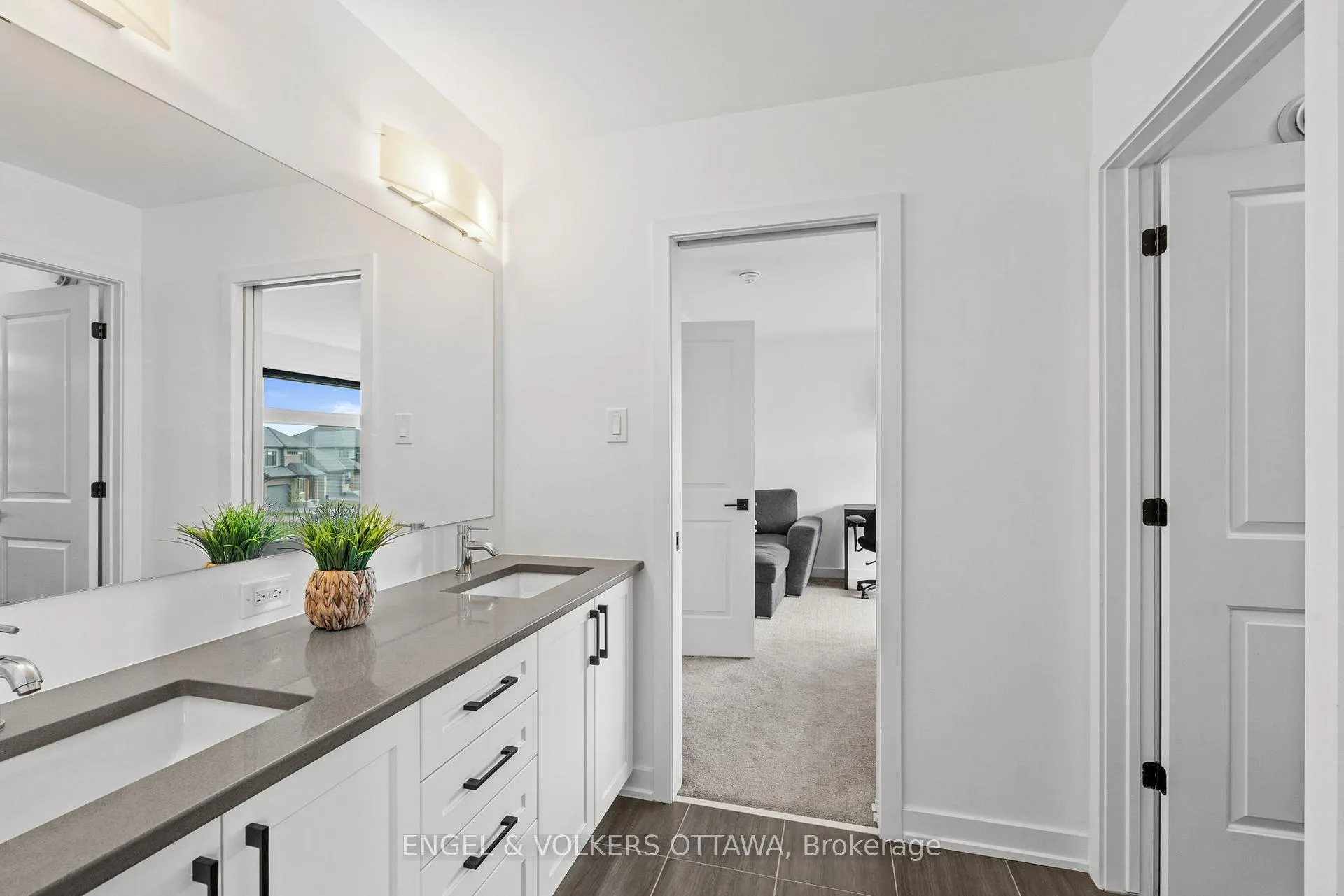 Photo 25 of 117 Orchestra Way, Ottawa, Riverside South/Gloucester Glen — HOMEH