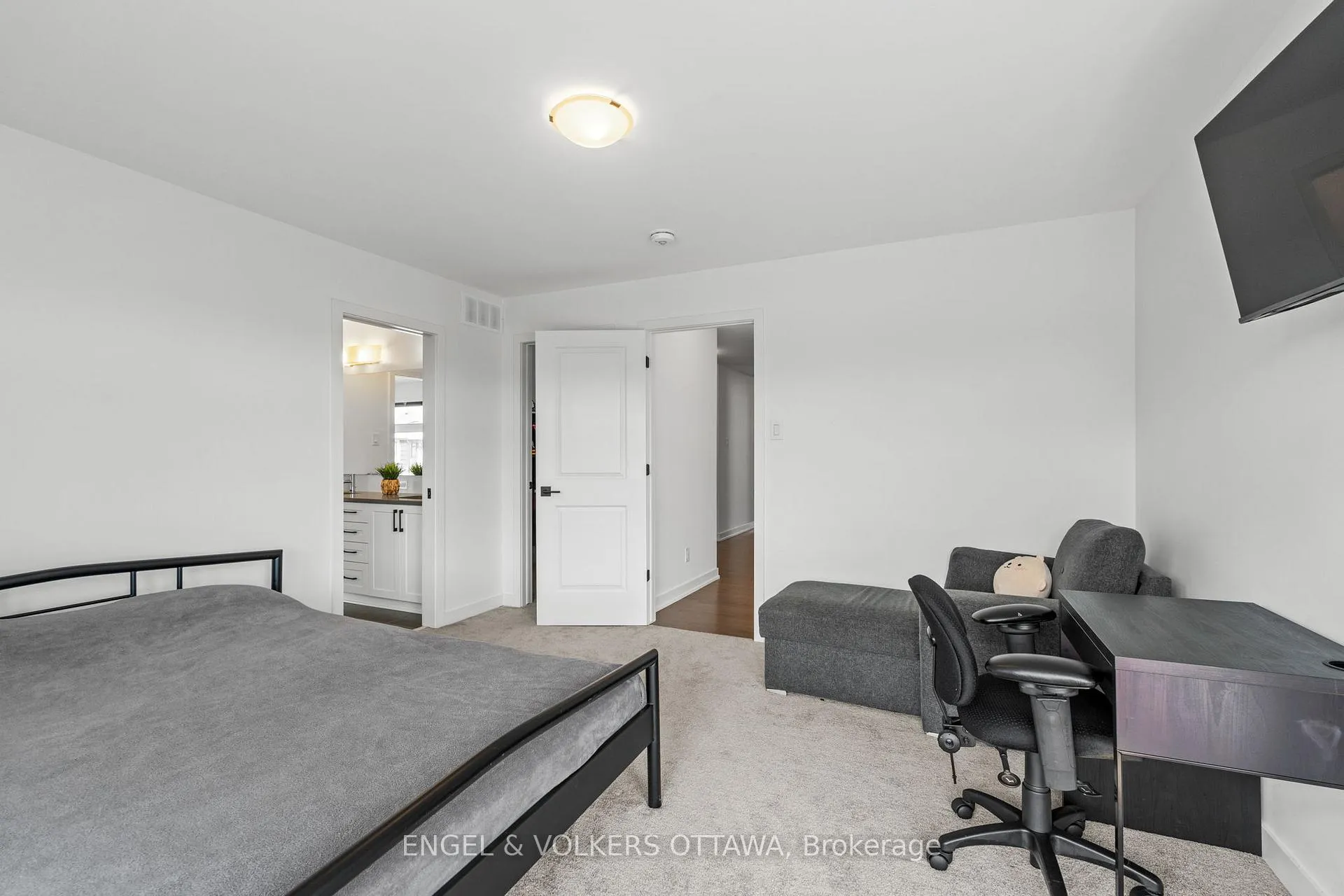 Photo 26 of 117 Orchestra Way, Ottawa, Riverside South/Gloucester Glen — HOMEH