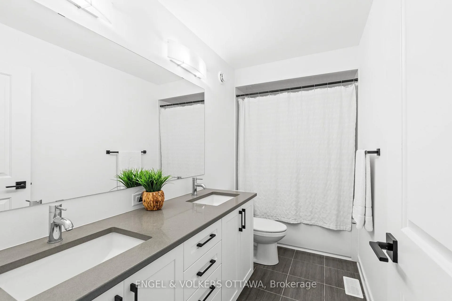 Photo 30 of 117 Orchestra Way, Ottawa, Riverside South/Gloucester Glen — HOMEH