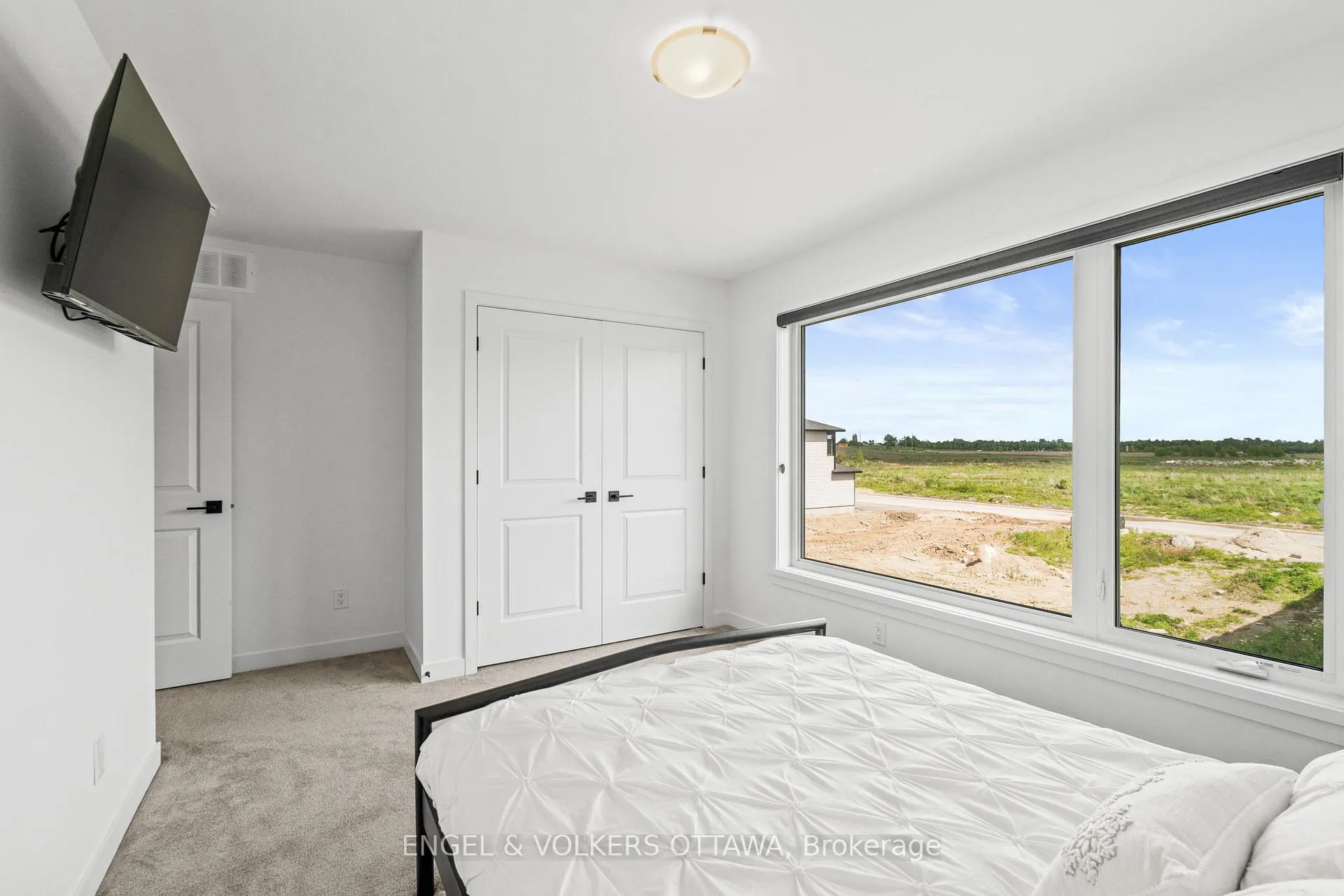 Photo 32 of 117 Orchestra Way, Ottawa, Riverside South/Gloucester Glen — HOMEH