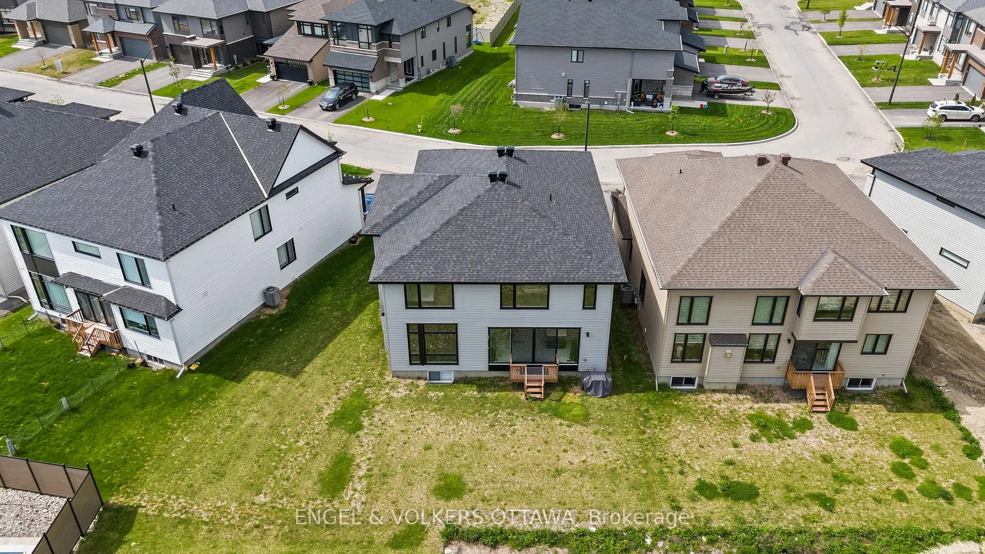 Photo 35 of 117 Orchestra Way, Ottawa, Riverside South/Gloucester Glen — HOMEH