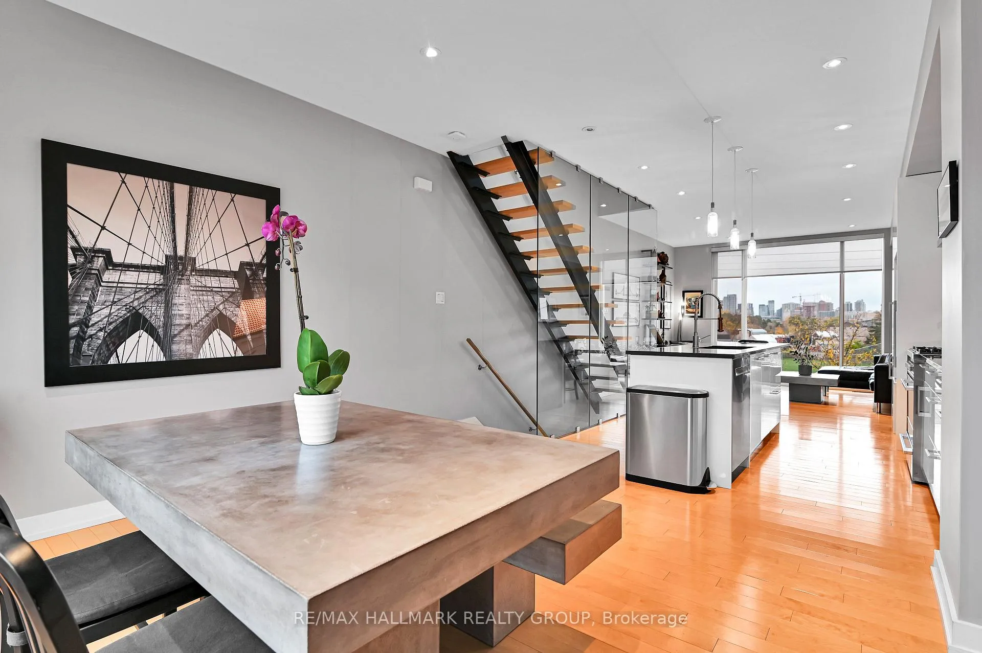 Photo 12 of 68G Stonehurst Avenue, Ottawa, Mechanicsville — HOMEH