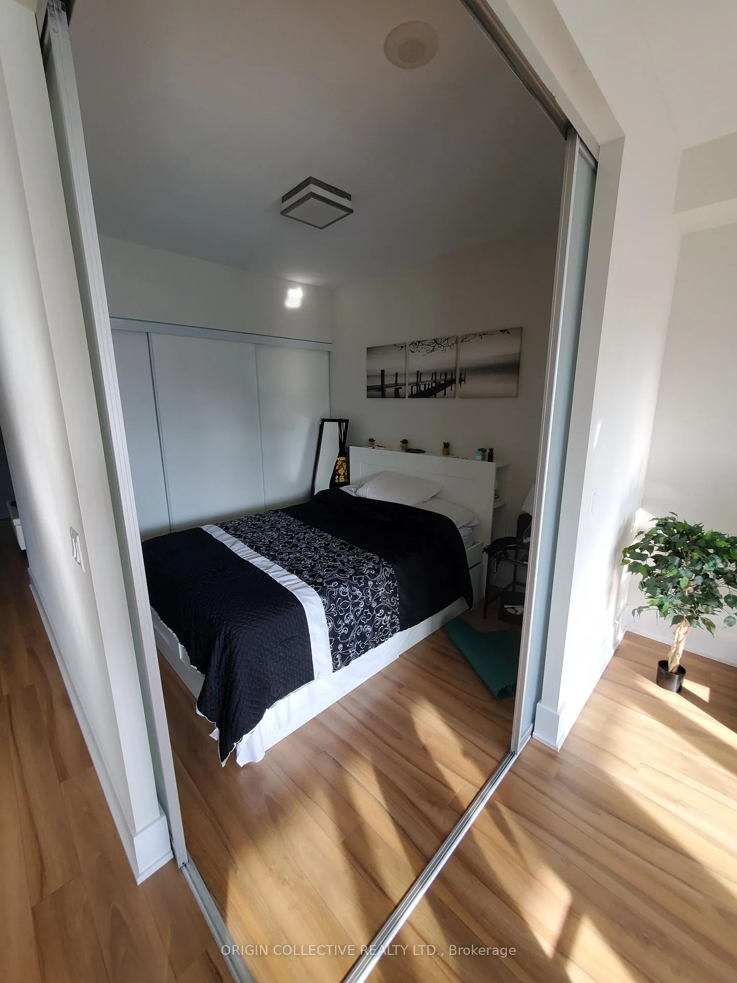 Photo 5 of Unit 1803, 300 Front Street, Toronto, Waterfront Communities — HOMEH