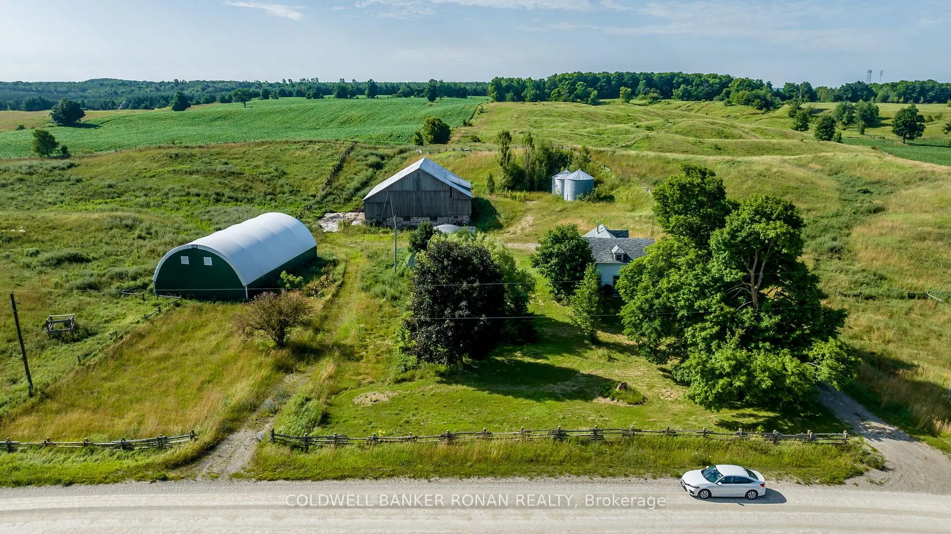 Photo 6 of 486356 30 Side Road, Mono, Rural Mono — HOMEH