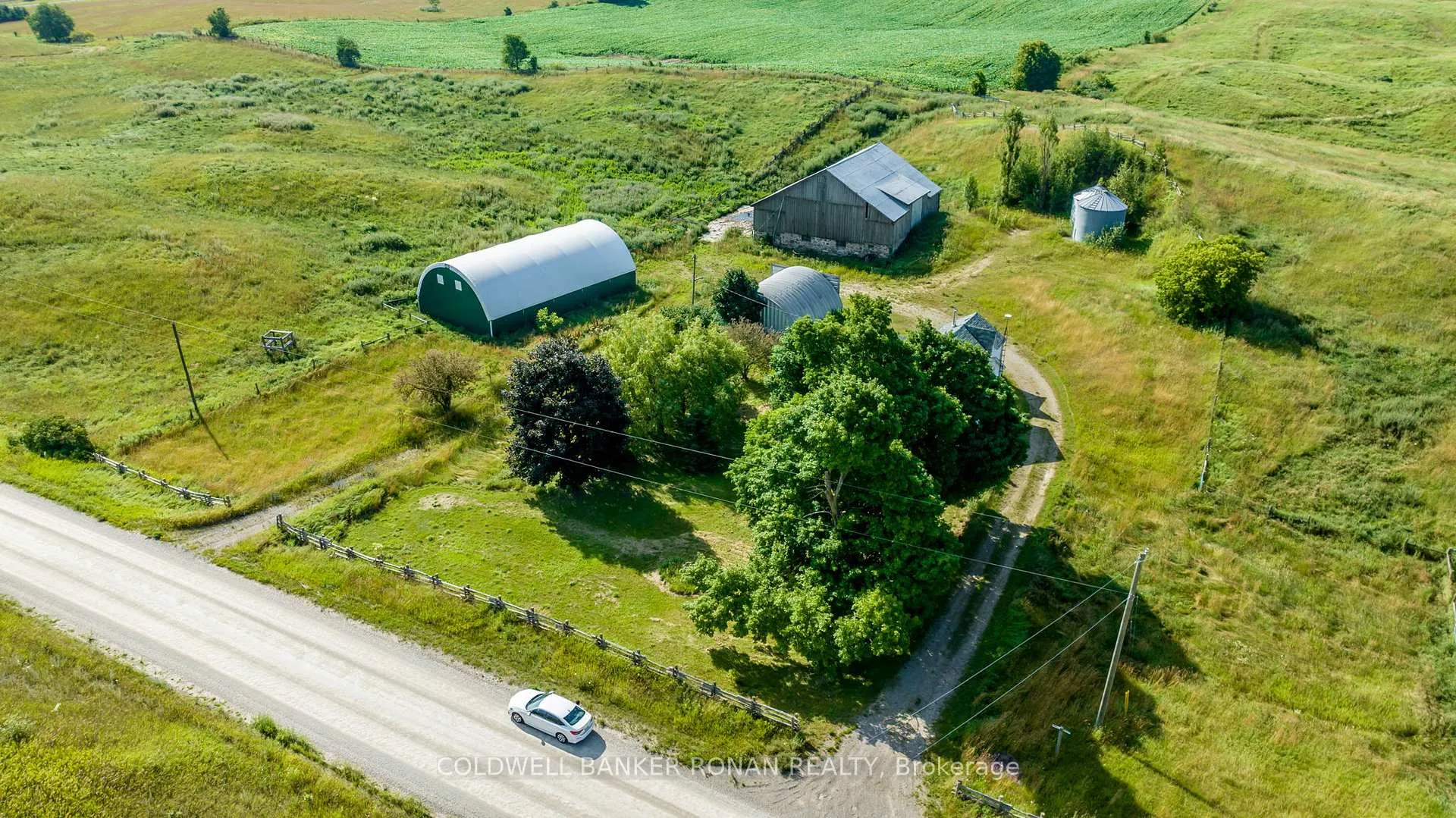 Photo 7 of 486356 30 Side Road, Mono, Rural Mono — HOMEH