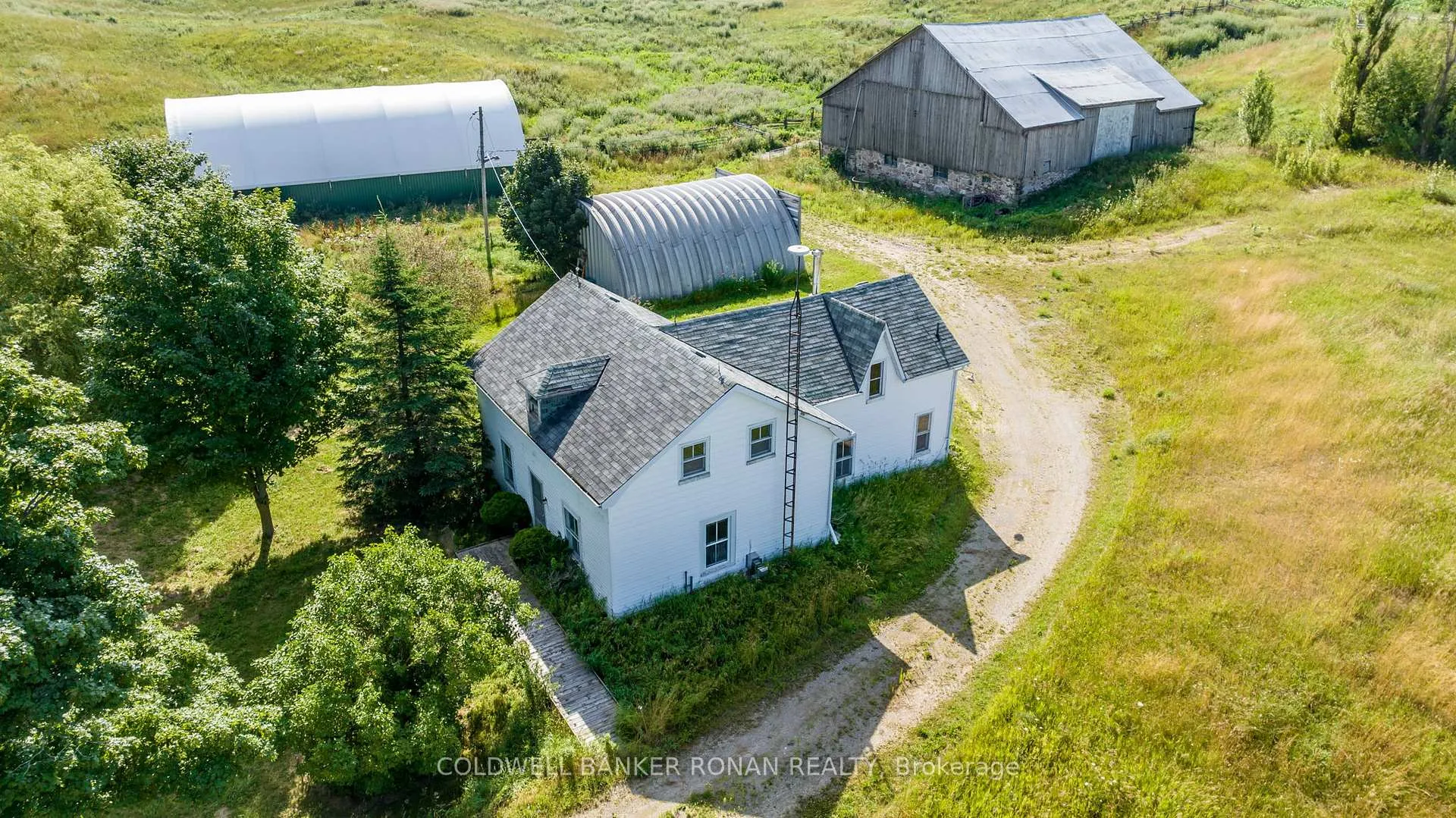 Photo 9 of 486356 30 Side Road, Mono, Rural Mono — HOMEH