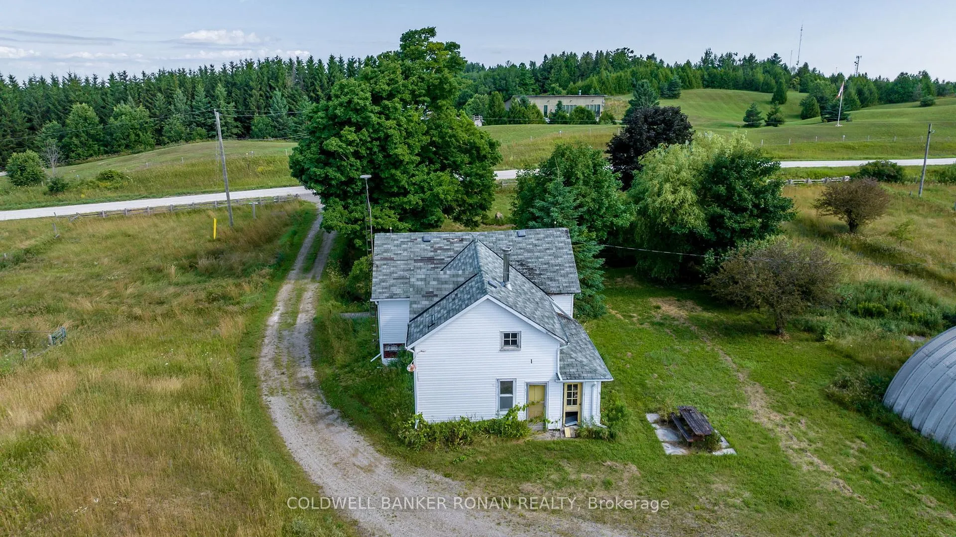 Photo 11 of 486356 30 Side Road, Mono, Rural Mono — HOMEH