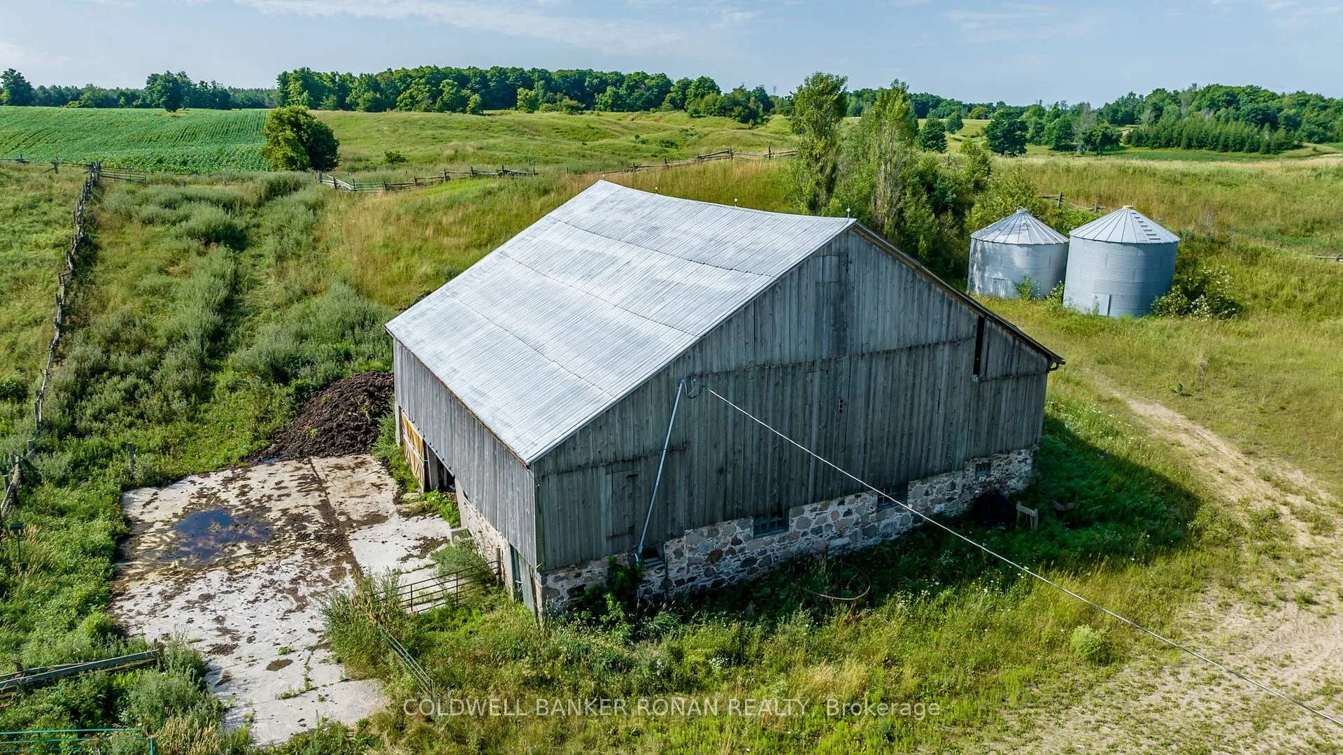 Photo 15 of 486356 30 Side Road, Mono, Rural Mono — HOMEH