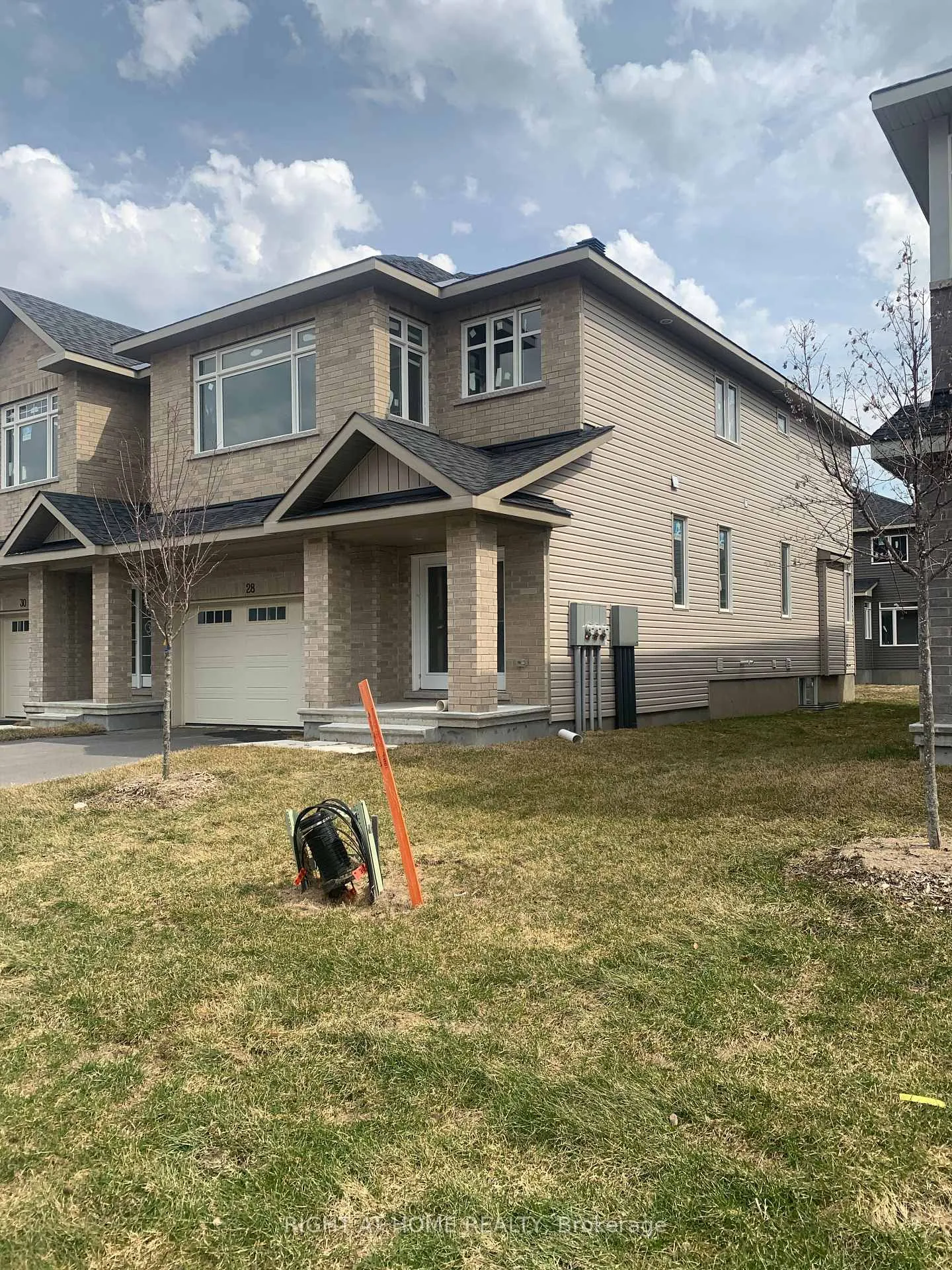 Photo 2 of 28 Wylie Way, Carleton Place — HOMEH
