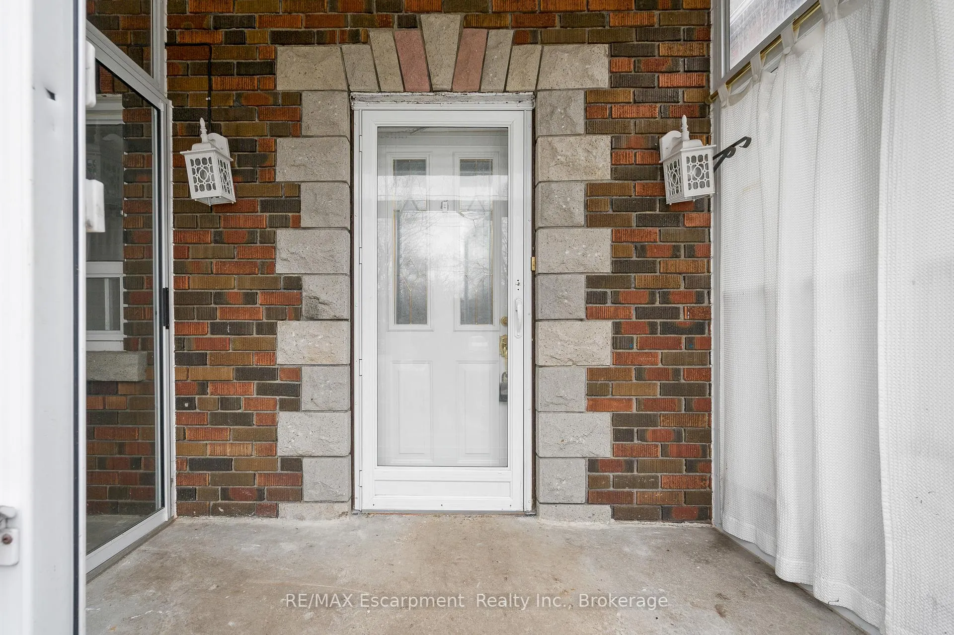 Photo 3 of 751 Eglinton Avenue E, Toronto, Leaside — HOMEH