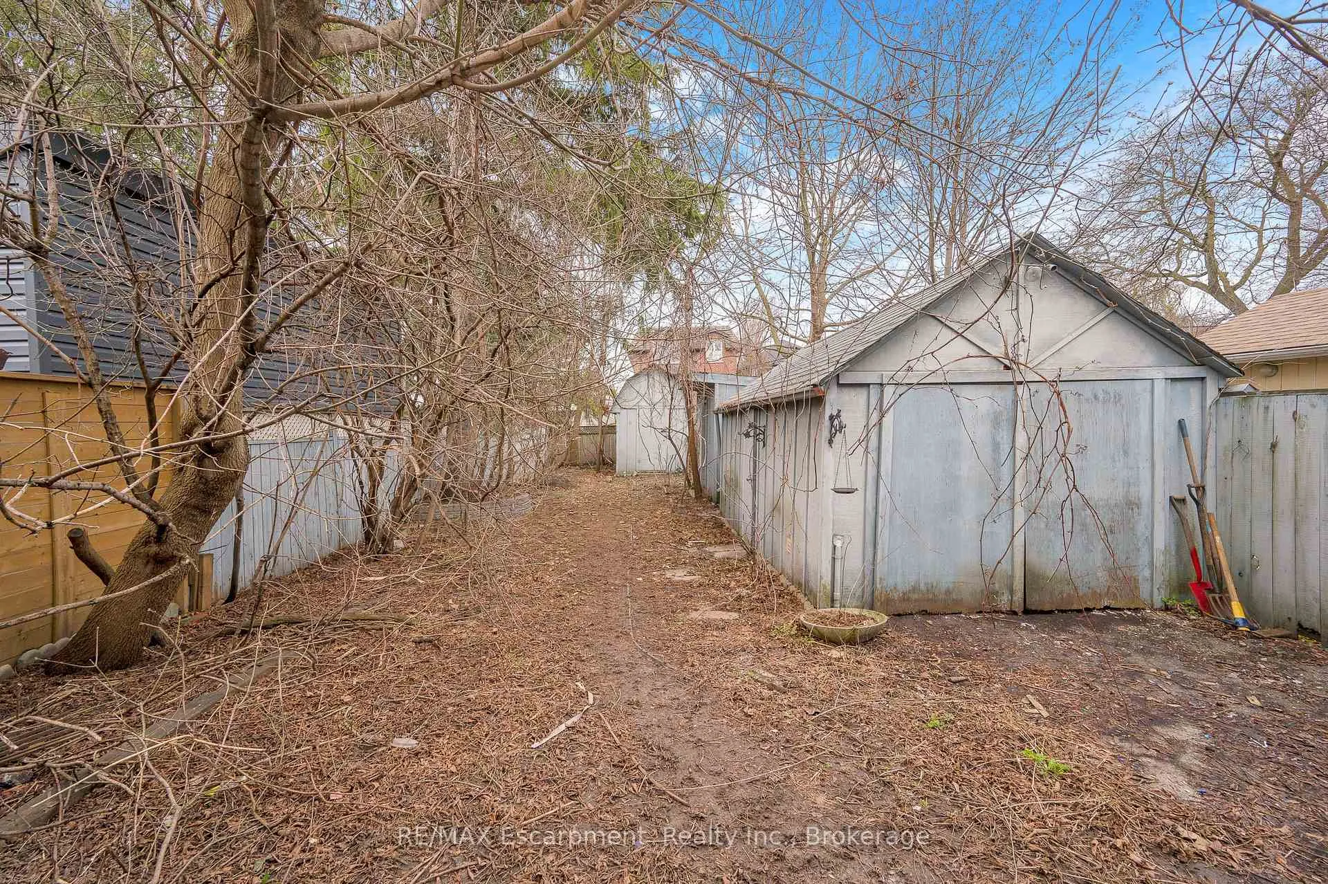 Photo 4 of 751 Eglinton Avenue E, Toronto, Leaside — HOMEH