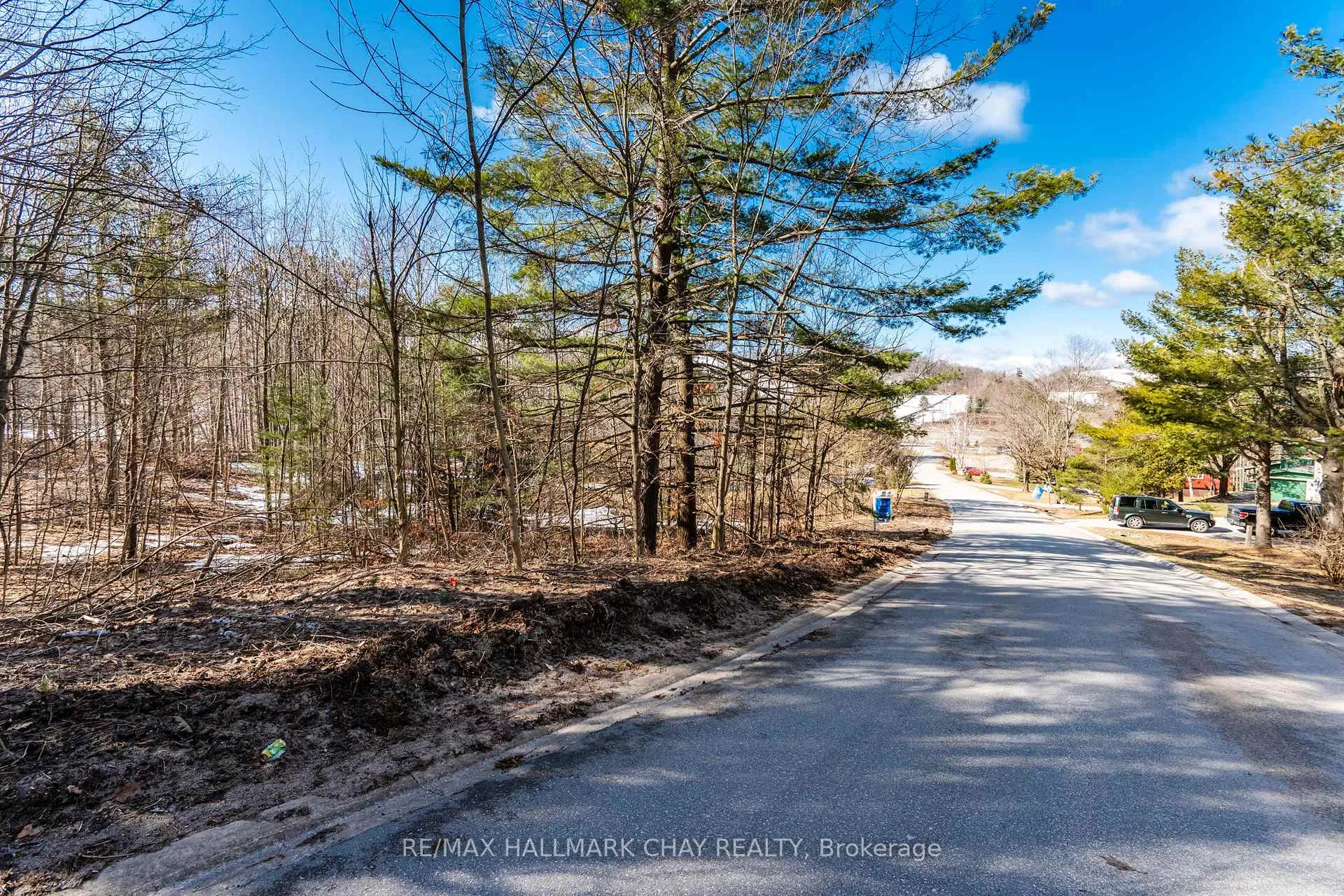 Photo 3 of 19 Birch Grove Drive, Oro-Medonte, Horseshoe Valley — HOMEH