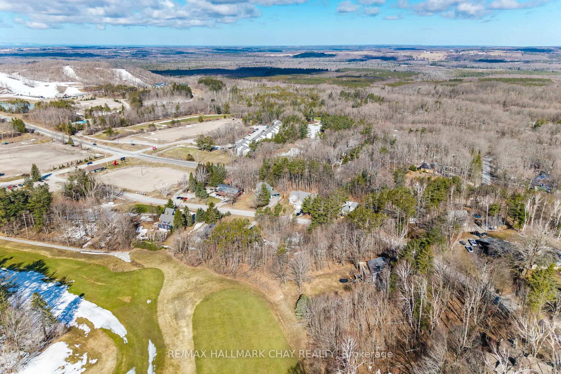 Photo 16 of 19 Birch Grove Drive, Oro-Medonte, Horseshoe Valley — HOMEH