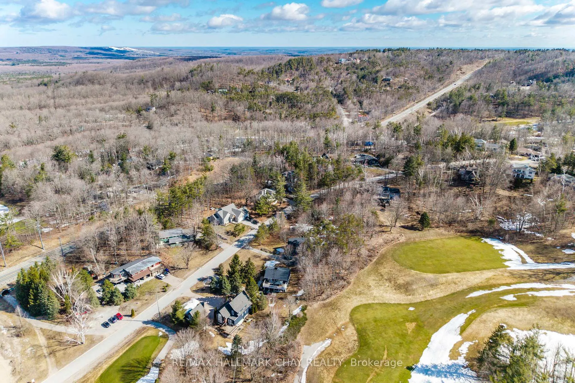 Photo 17 of 19 Birch Grove Drive, Oro-Medonte, Horseshoe Valley — HOMEH