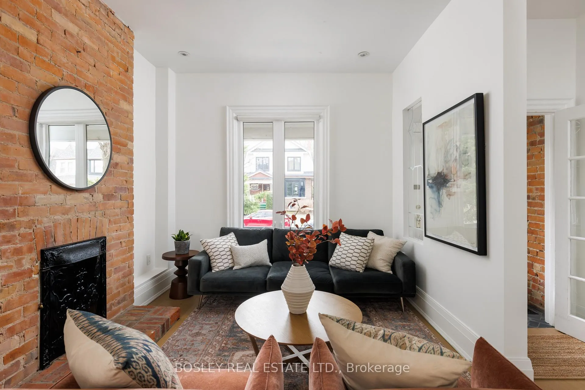 Photo 4 of 140 Garden Avenue, Toronto, Roncesvalles — HOMEH