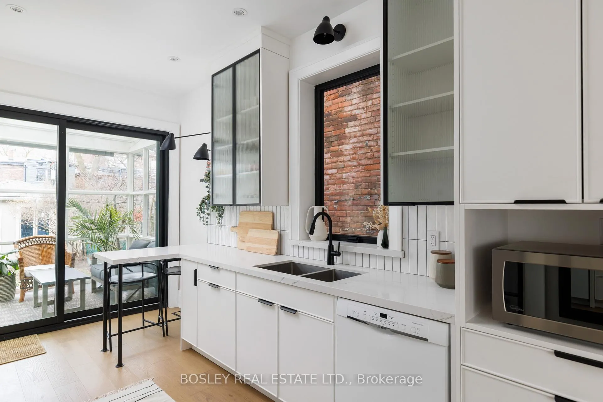 Photo 11 of 140 Garden Avenue, Toronto, Roncesvalles — HOMEH