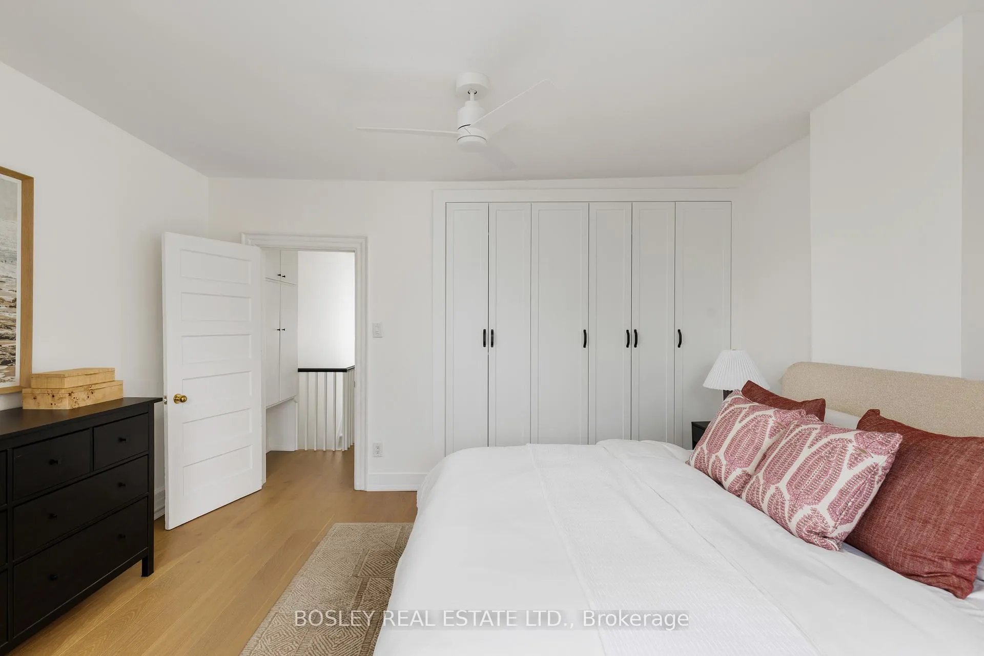 Photo 26 of 140 Garden Avenue, Toronto, Roncesvalles — HOMEH