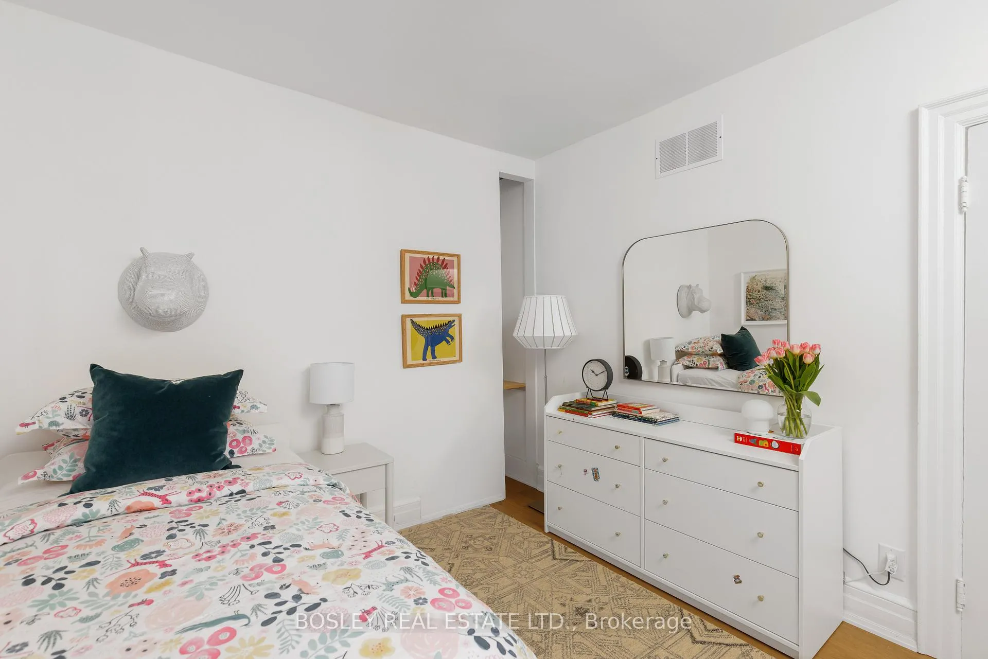 Photo 29 of 140 Garden Avenue, Toronto, Roncesvalles — HOMEH