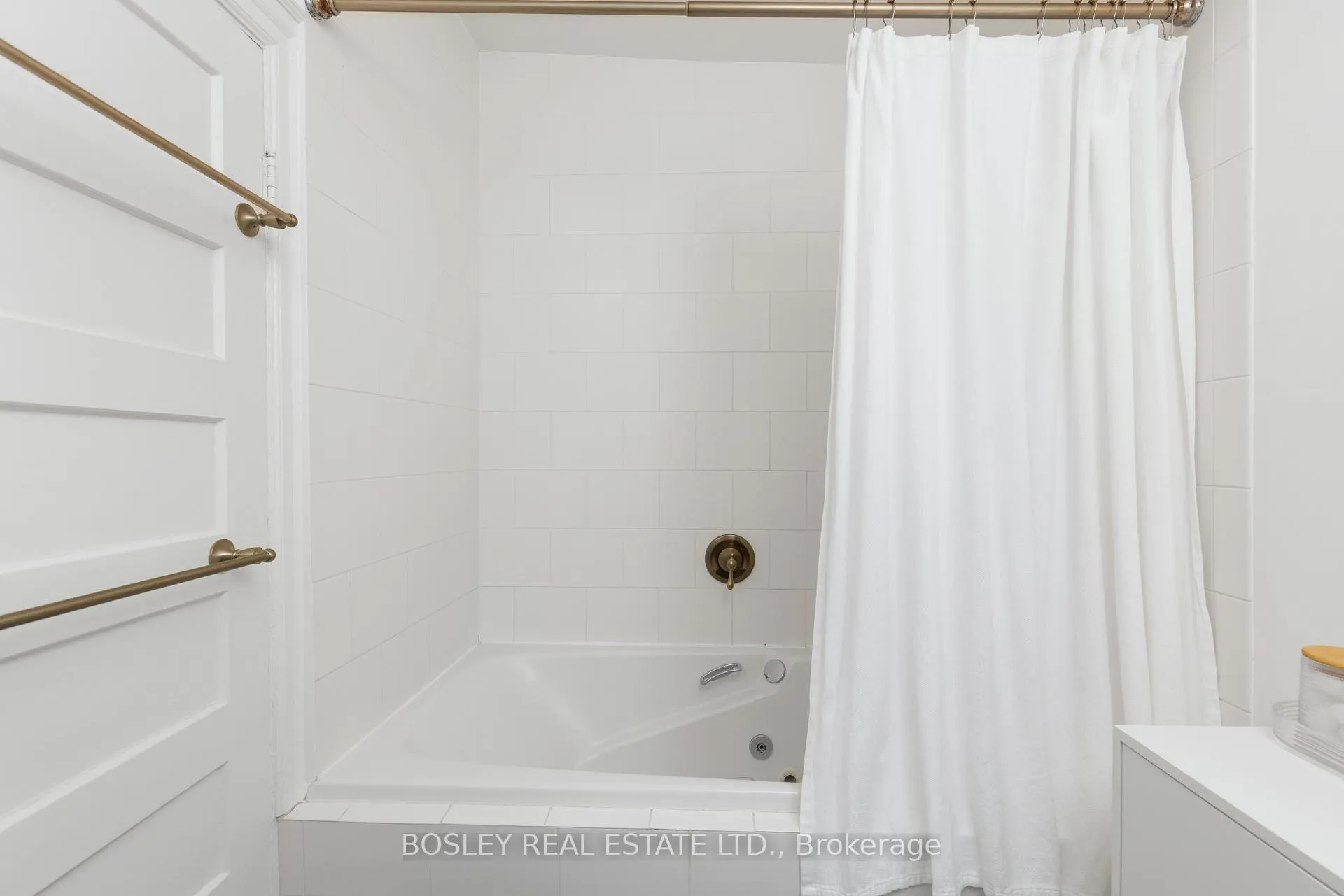 Photo 35 of 140 Garden Avenue, Toronto, Roncesvalles — HOMEH