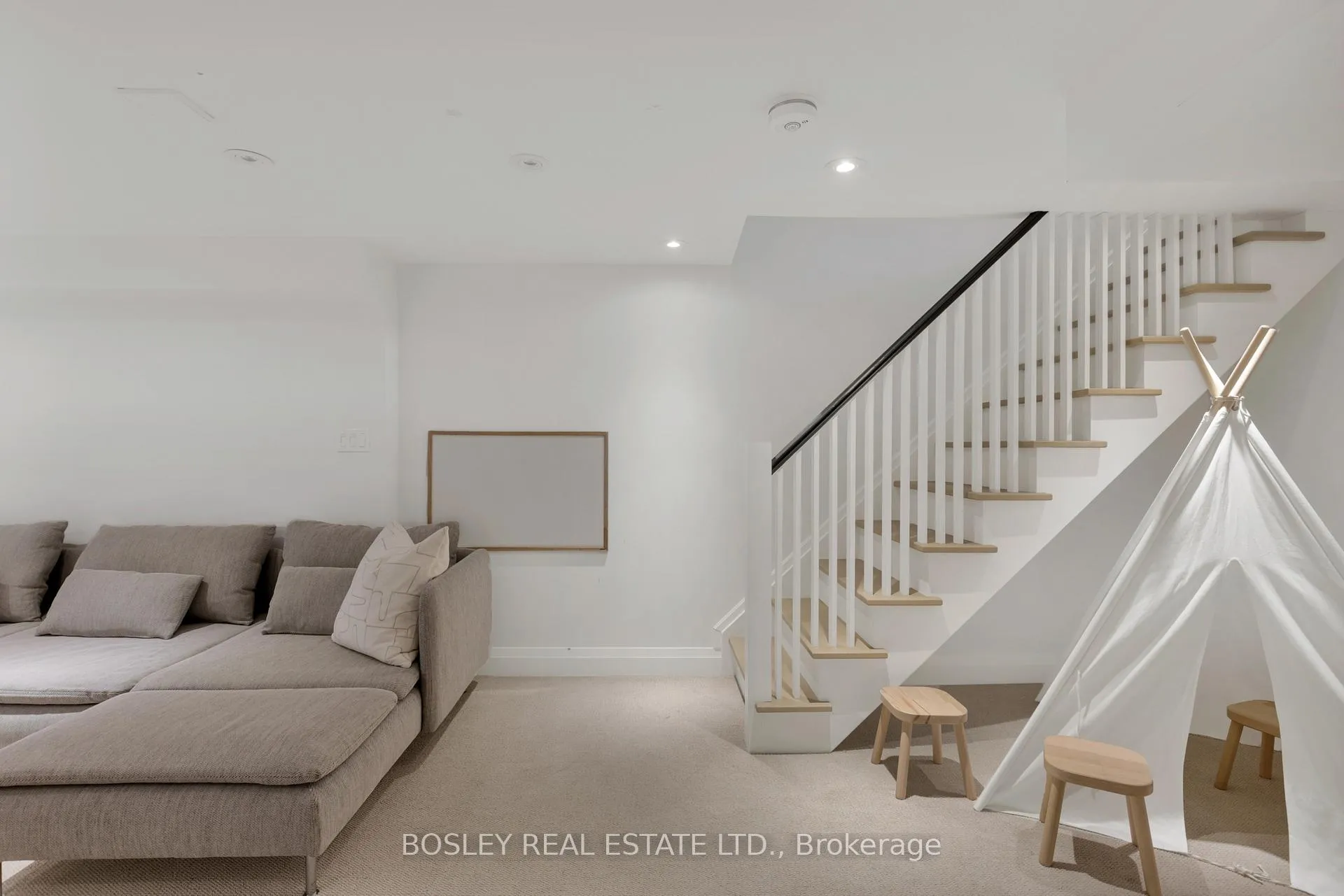Photo 37 of 140 Garden Avenue, Toronto, Roncesvalles — HOMEH