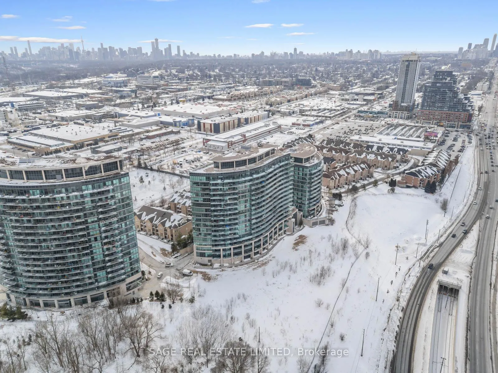 Photo 34 of Unit 909, 35 Brian Peck Crescent, Toronto, Leaside — HOMEH