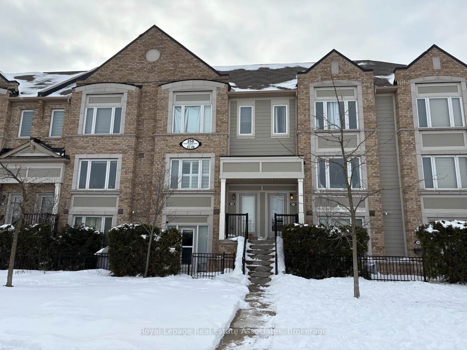 Photo 1 of Unit 19, 250 Sunny Meadow Boulevard, Brampton, Sandringham-Wellington — HOMEH