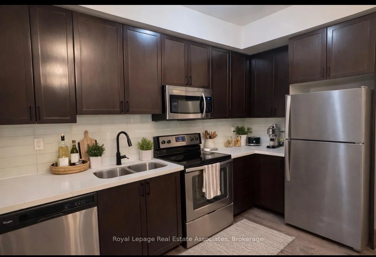 Photo 6 of Unit 19, 250 Sunny Meadow Boulevard, Brampton, Sandringham-Wellington — HOMEH