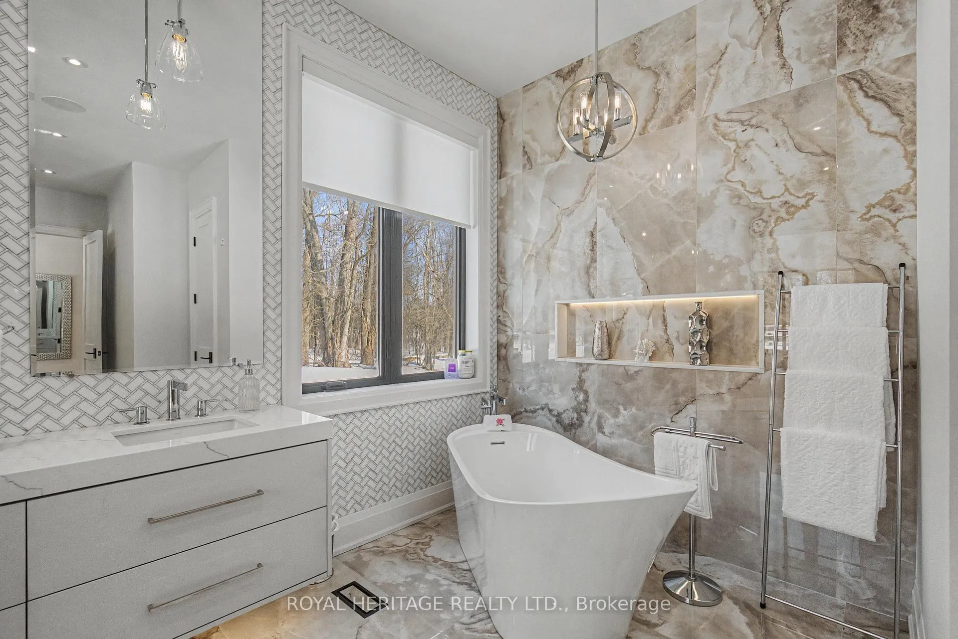 Photo 24 of 614 Roselawn Avenue, Oshawa, Northwood — HOMEH