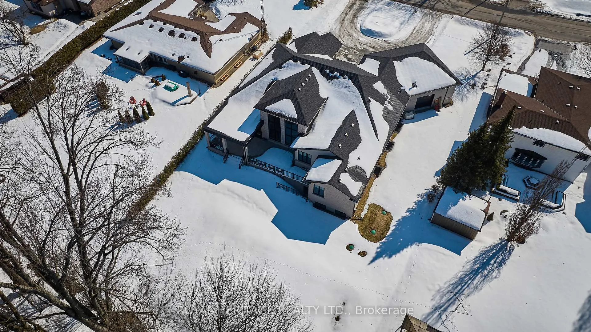 Photo 45 of 614 Roselawn Avenue, Oshawa, Northwood — HOMEH