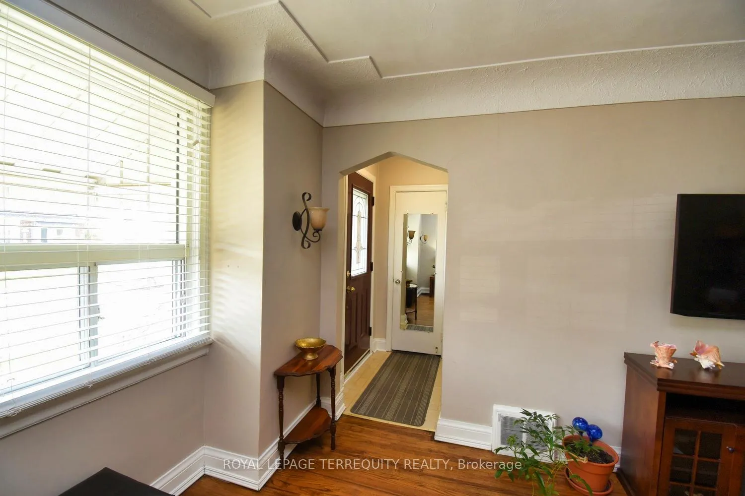 Photo 5 of 63 West 1st Street E, Hamilton, Bonnington — HOMEH