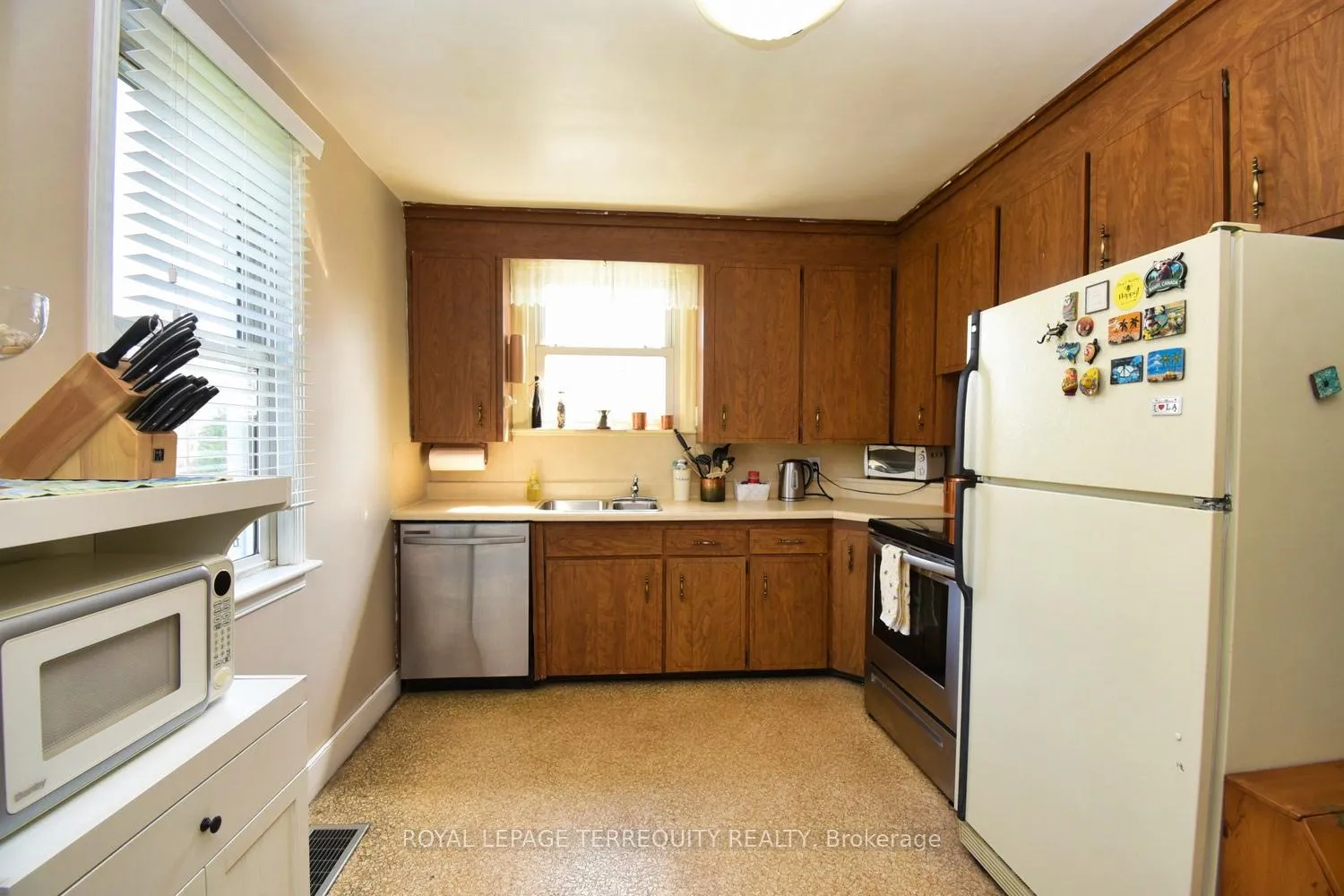 Photo 12 of 63 West 1st Street E, Hamilton, Bonnington — HOMEH