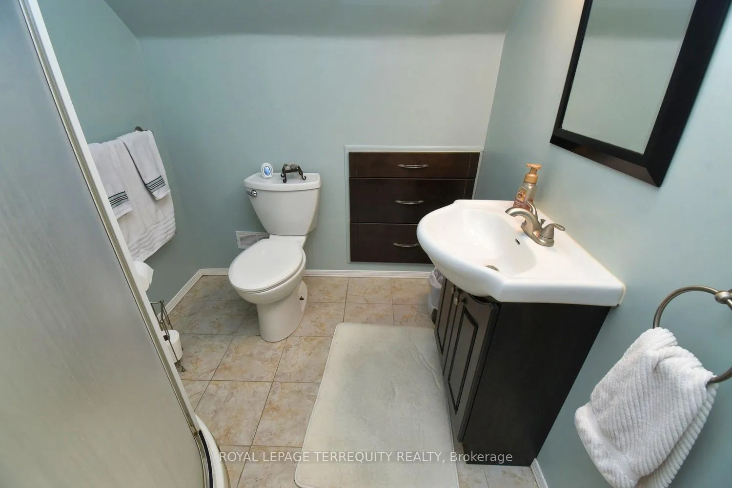 Photo 26 of 63 West 1st Street E, Hamilton, Bonnington — HOMEH