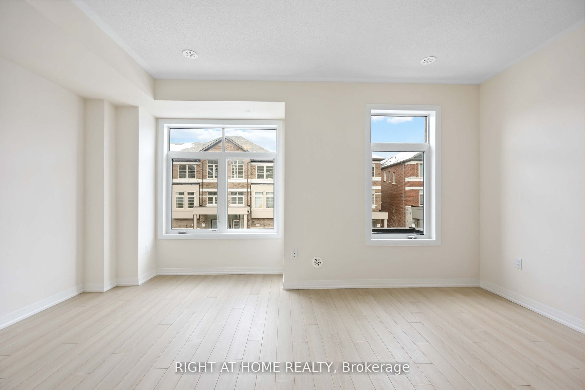 Photo 11 of 31 Sissons Way, Markham, Box Grove — HOMEH