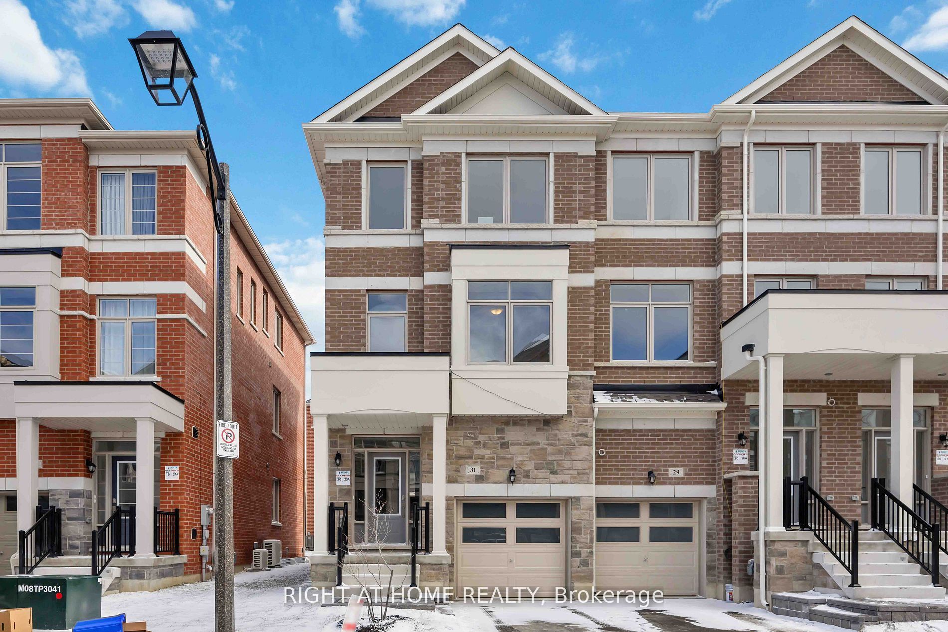 Photo 2 of 31 Sissons Way, Markham, Box Grove — HOMEH