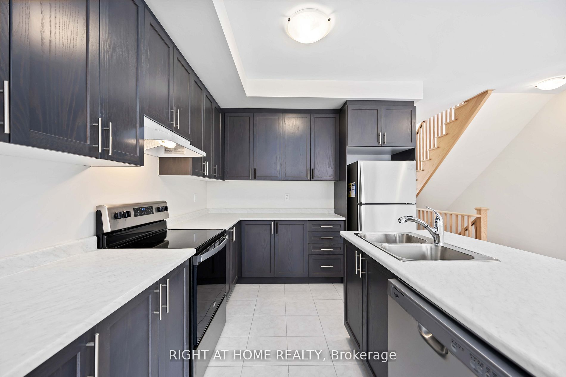 Photo 7 of 31 Sissons Way, Markham, Box Grove — HOMEH