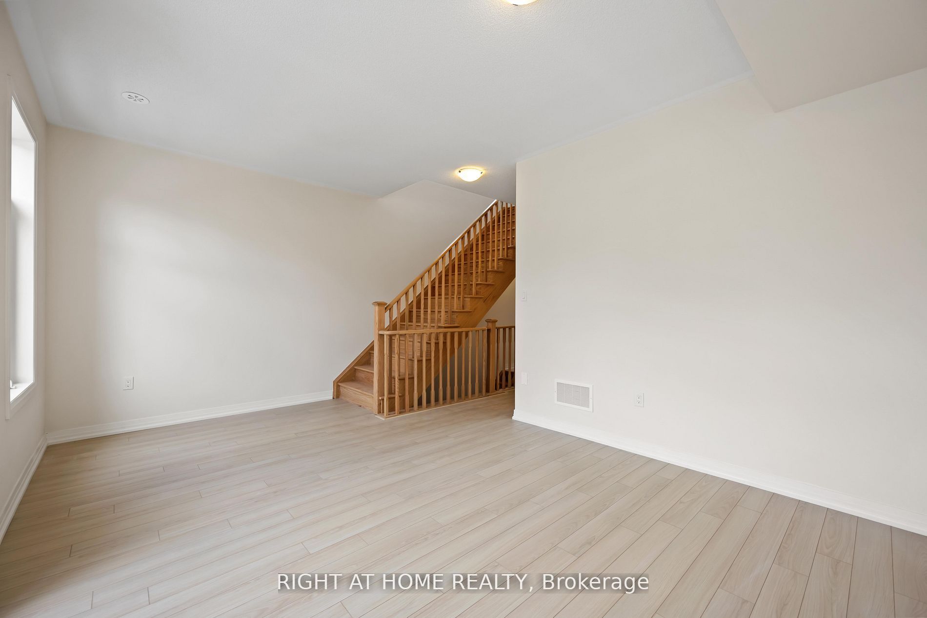 Photo 9 of 31 Sissons Way, Markham, Box Grove — HOMEH