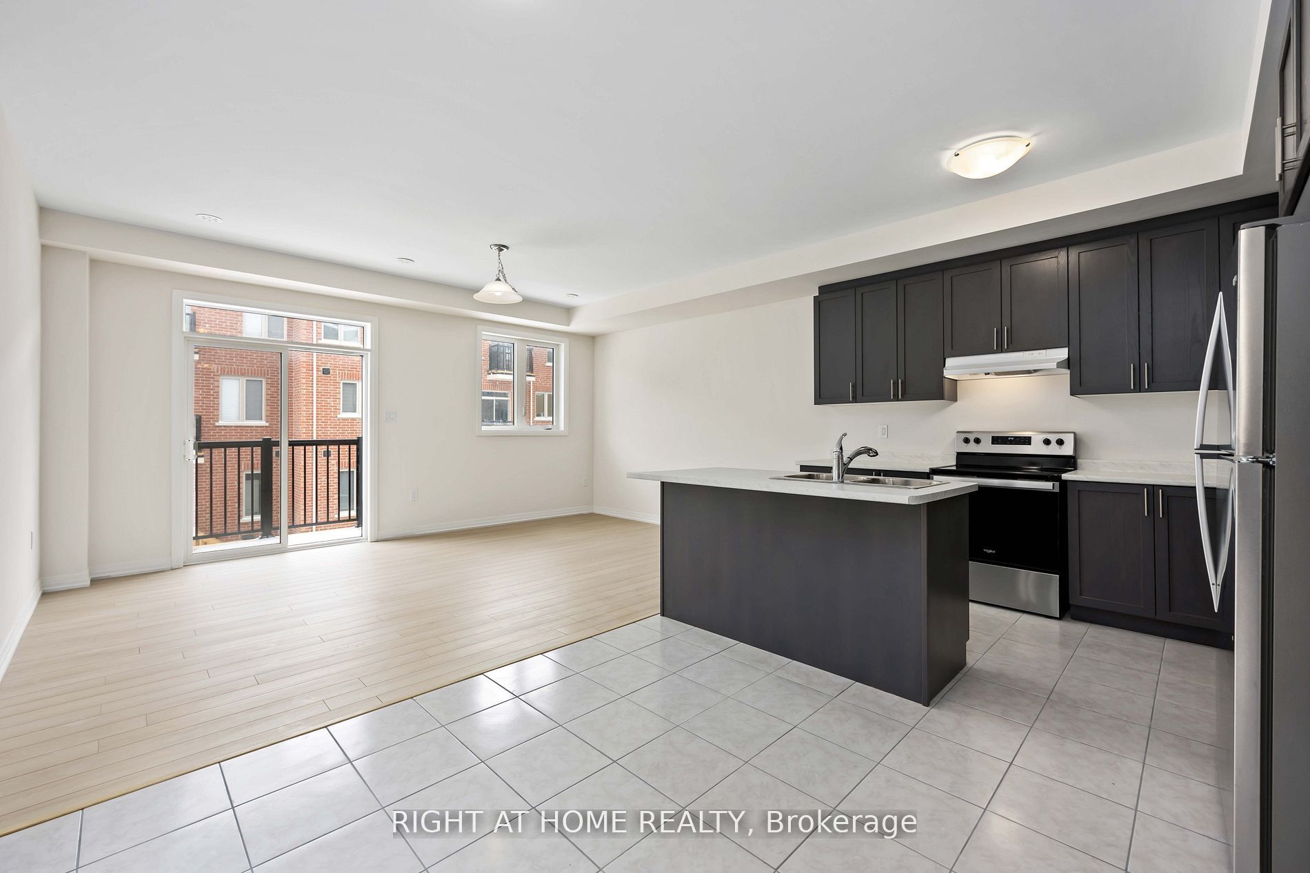 Photo 5 of 31 Sissons Way, Markham, Box Grove — HOMEH